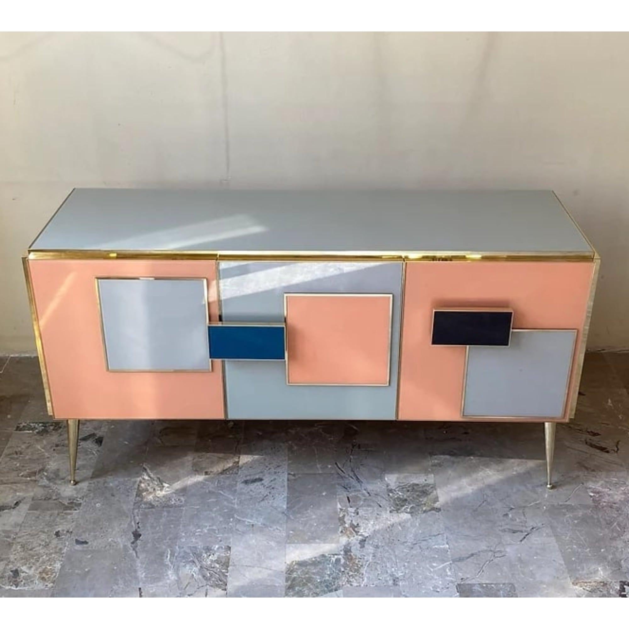 Laiton Buffet/armoire italienne personnalisable postmoderne géométrique rose, gris, bleu et noir en vente