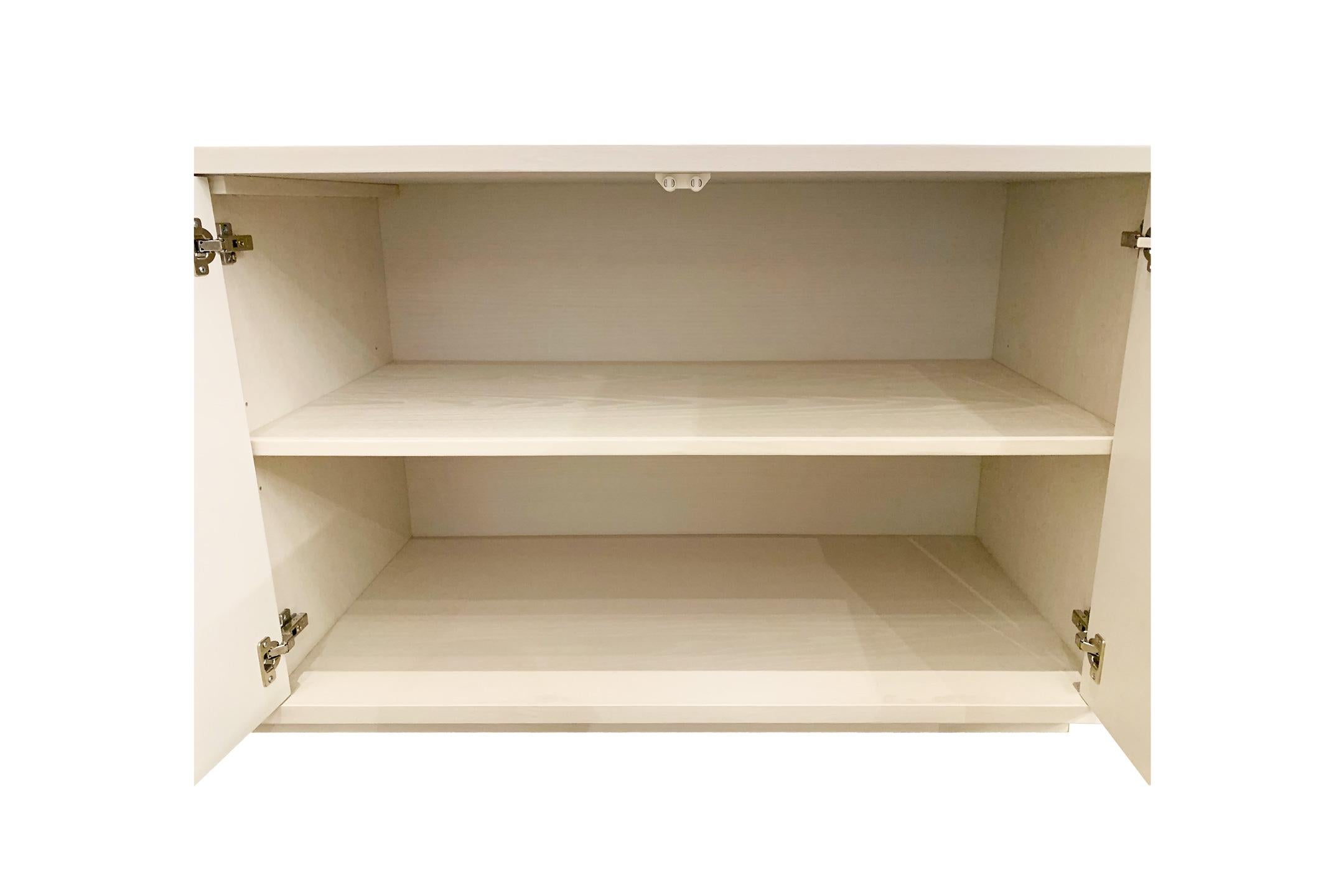 Customizable Ivory Buffet in White/Silver Wave Glass Mosaic by Ercole Home In New Condition In Brooklyn, NY