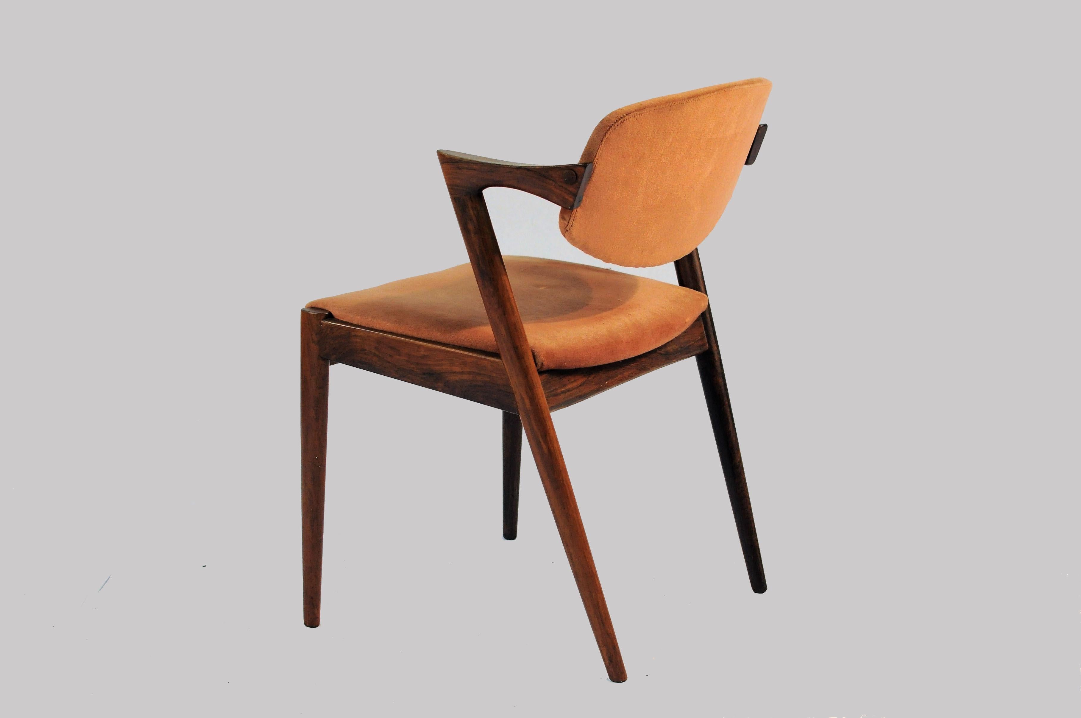 Bois de rose Chaises de salle à manger en bois de rose Kai Kristiansen Model 42, personnalisables et en excellent état en vente