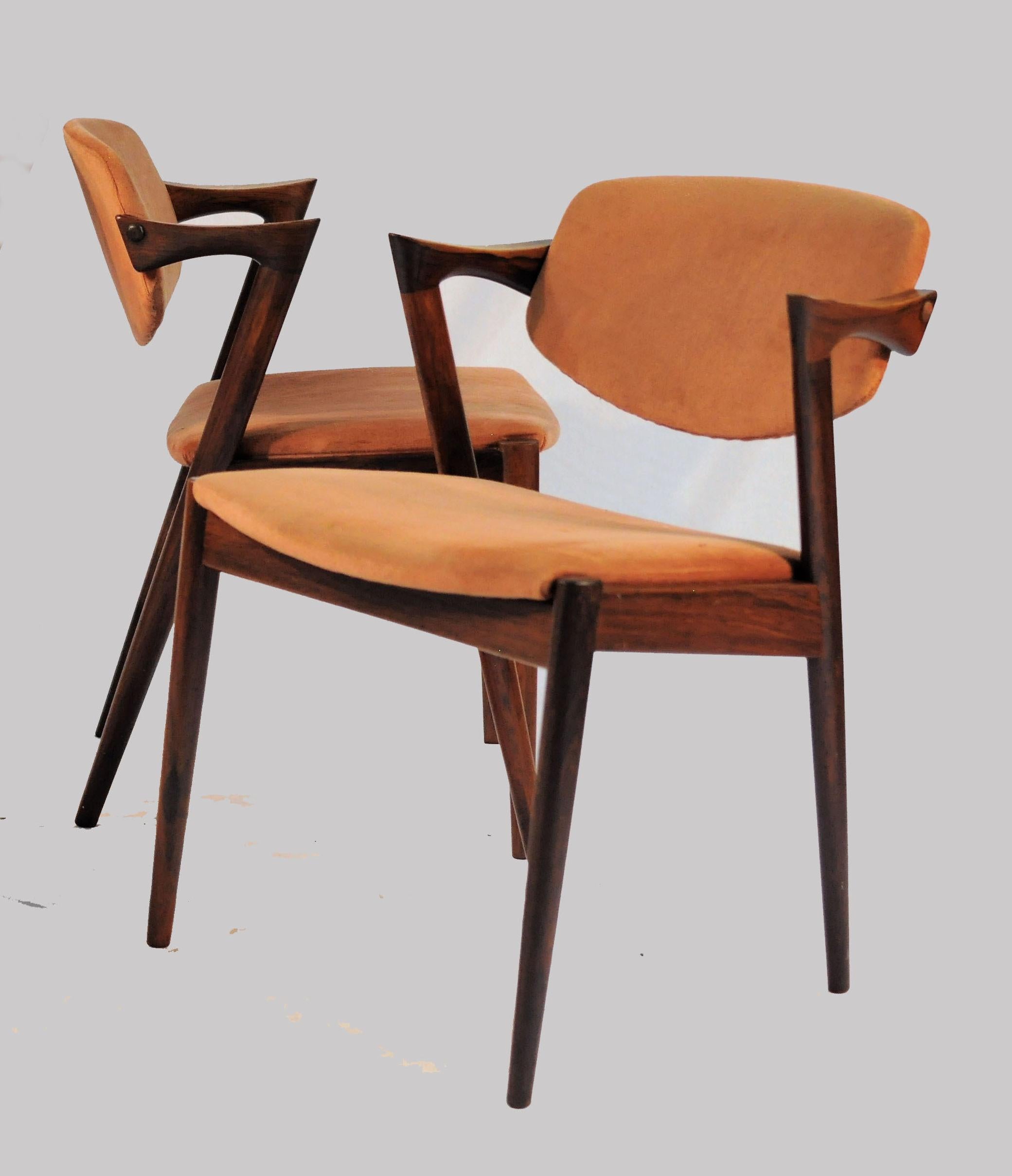 Chaises de salle à manger en bois de rose Kai Kristiansen Model 42, personnalisables et en excellent état en vente 1