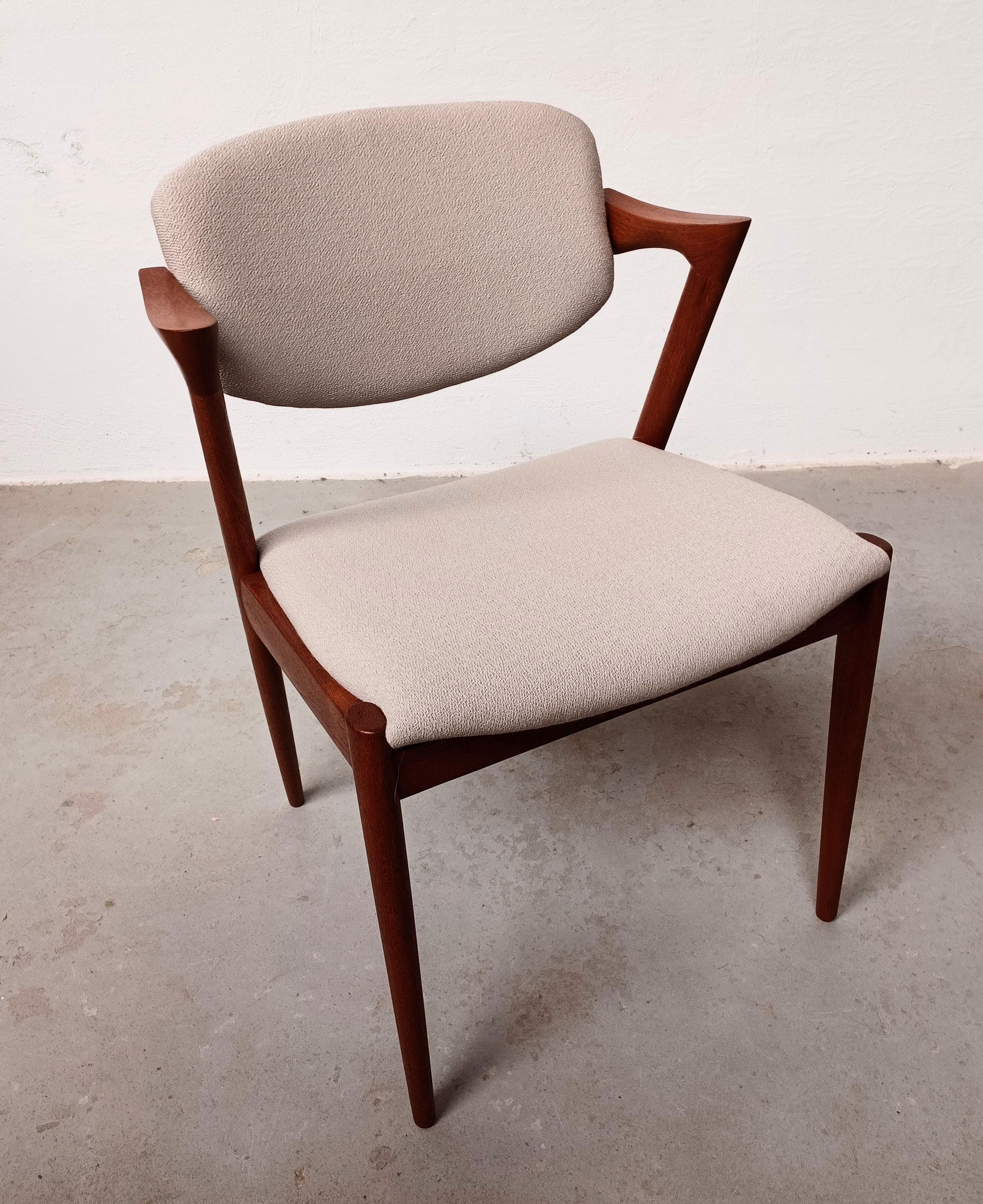 Teck Chaises de salle à manger en teck Kai Kristiansen personnalisables en excellent état en vente