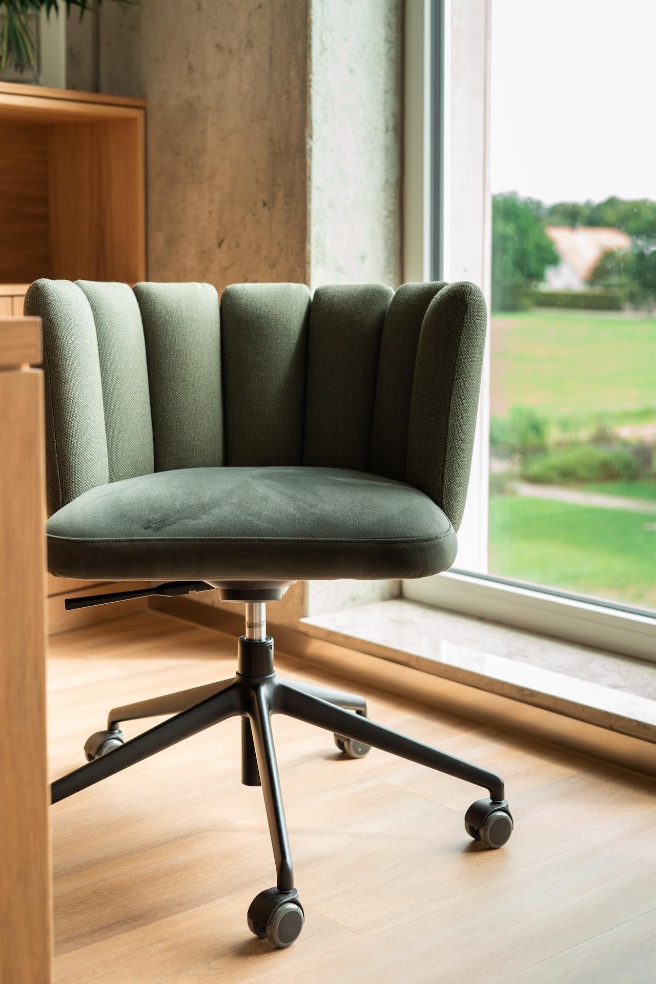 Anpassbarer KFF Gaia Stuhl von Monica Armani im Angebot 2