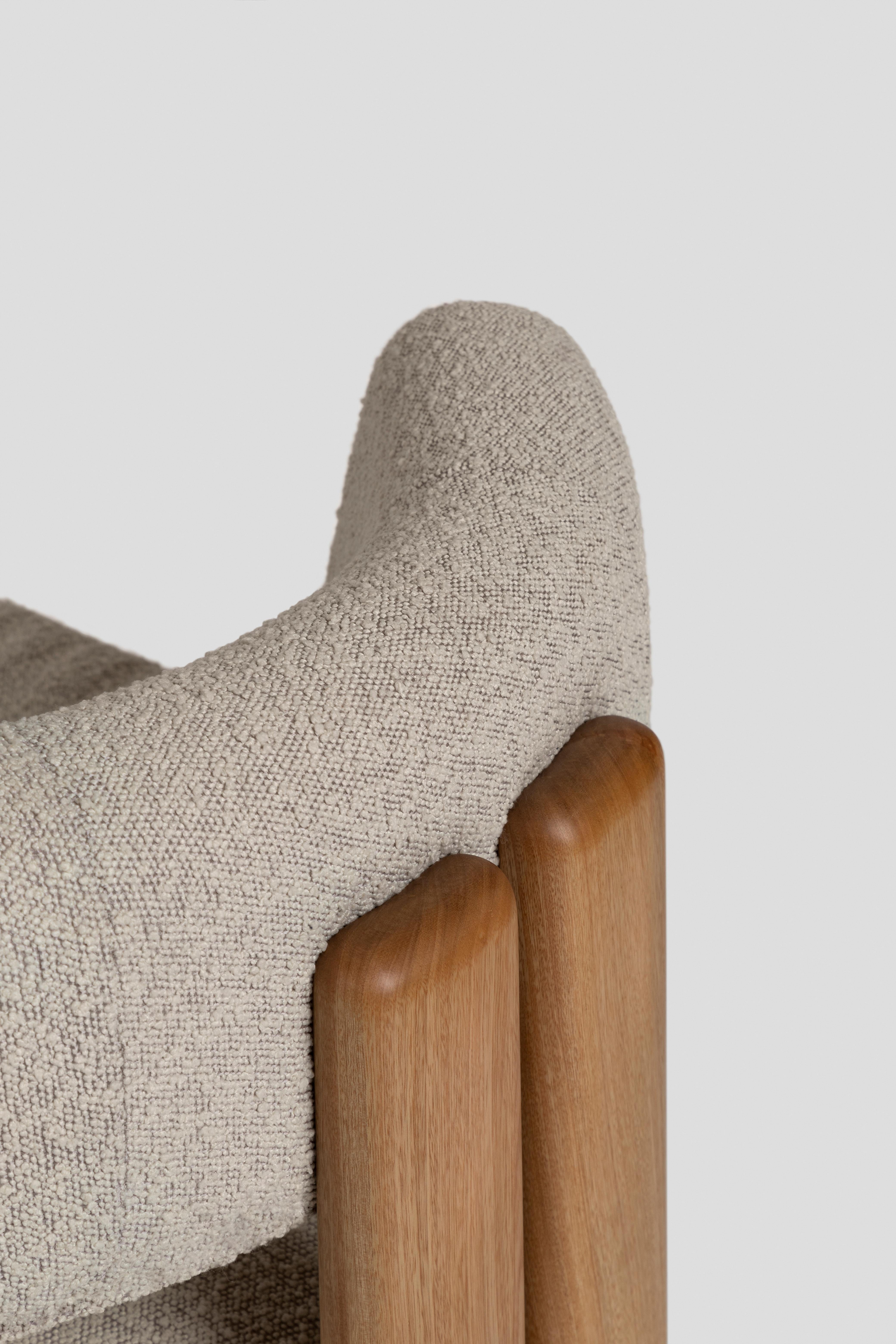 Customizable Lounge  Chair de la Paz, Solid wood and upholstery Olive Green In New Condition For Sale In Ciudad de México, CDMX