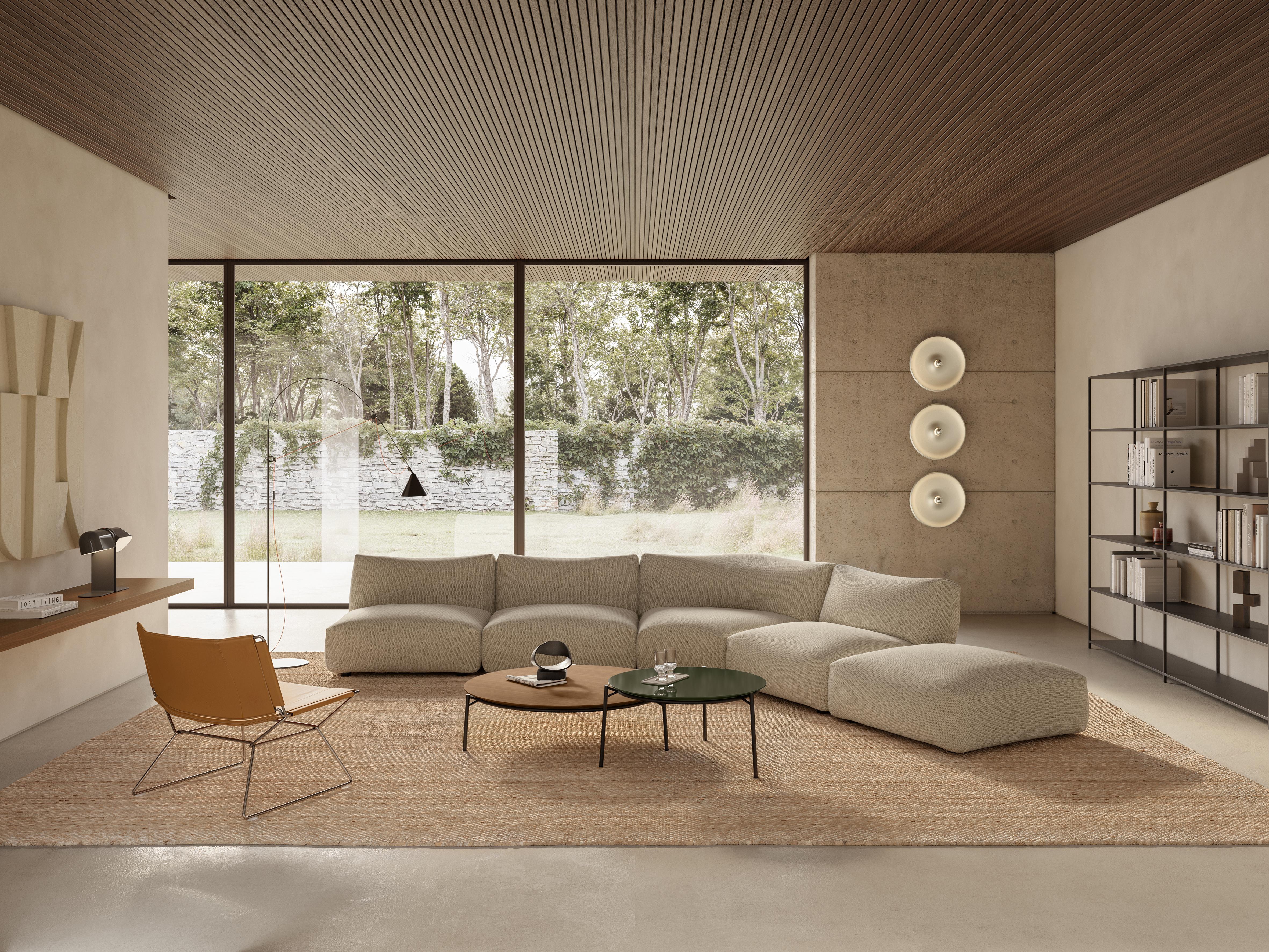 A tribute to the force of gravity, Goom by Jean Marie Massaud is a sculptural volume designed for total immersion in comfort. The lines are sharp and concise, yet the visual appeal offers an extra layer of comfort, thanks to in-depth research into