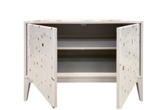 Buffet moderne de Milan gris en mosaïque de verre de terrazzo blanc par Ercole Home