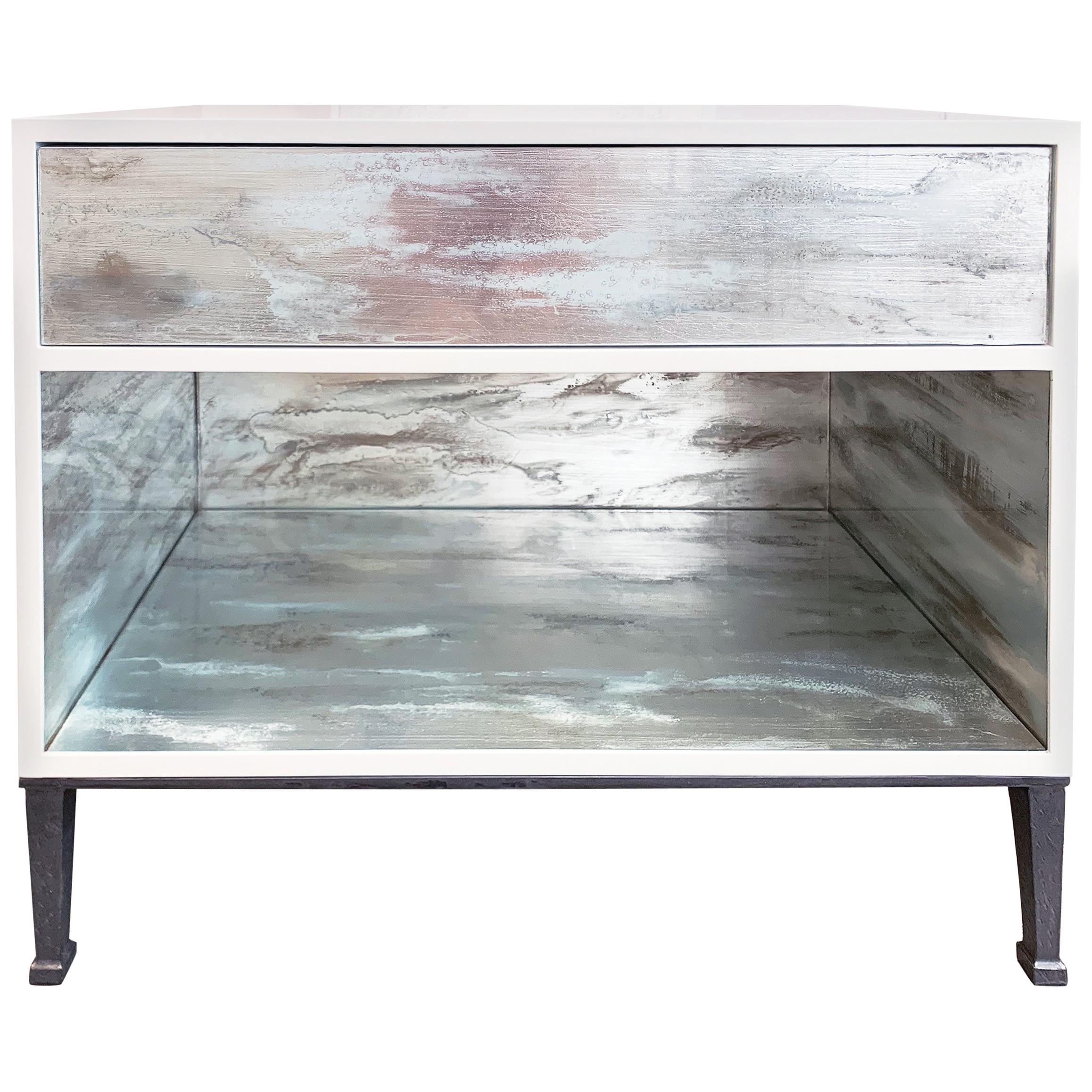 Modern Milano Mystic Gray Nightstand with Erglomise Glass by Ercole Home In New Condition For Sale In Brooklyn, NY