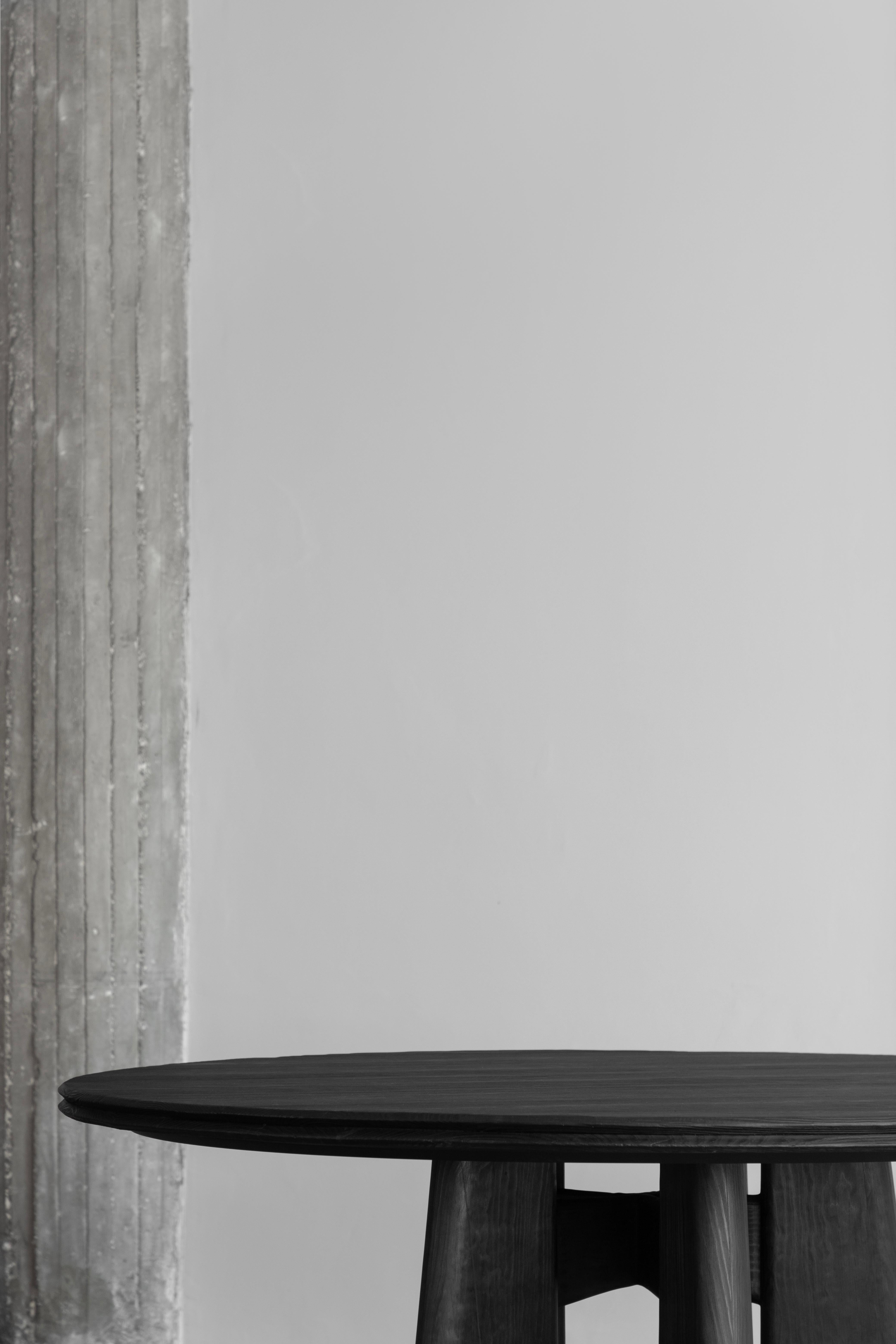 Hardwood Customizable Modern Dining Table Reforma, Solid wood. 180 cm For Sale