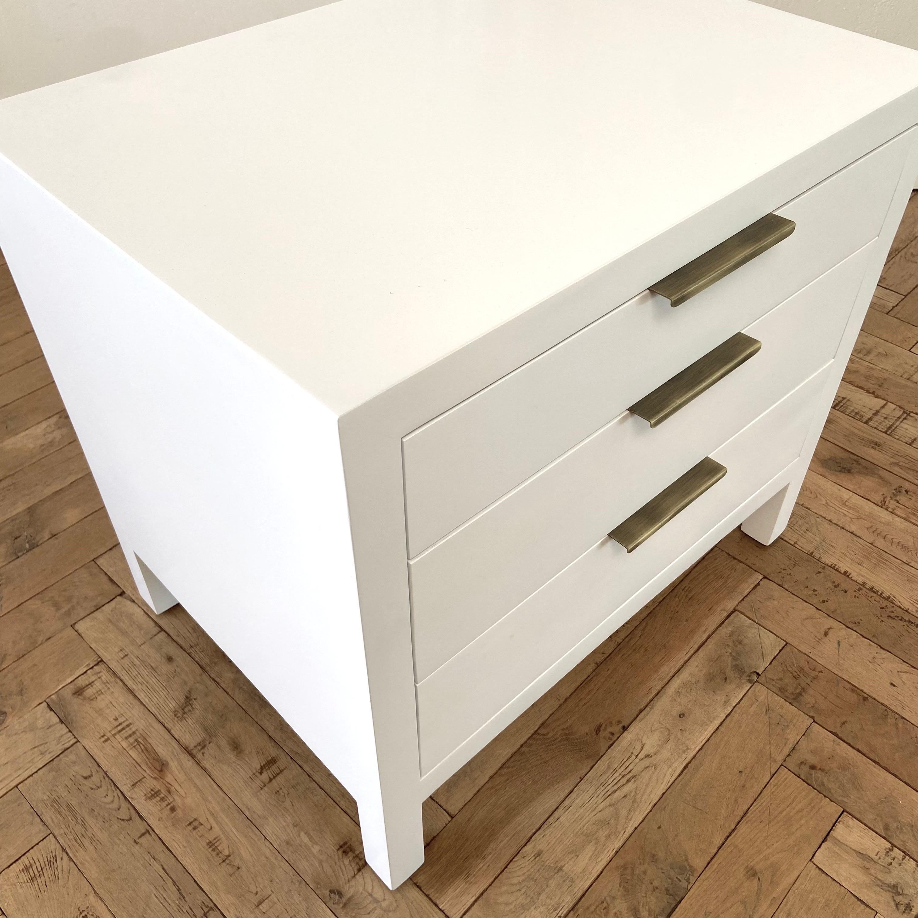 Wood Customizable Modern White 3 Drawer Night Stands  For Sale