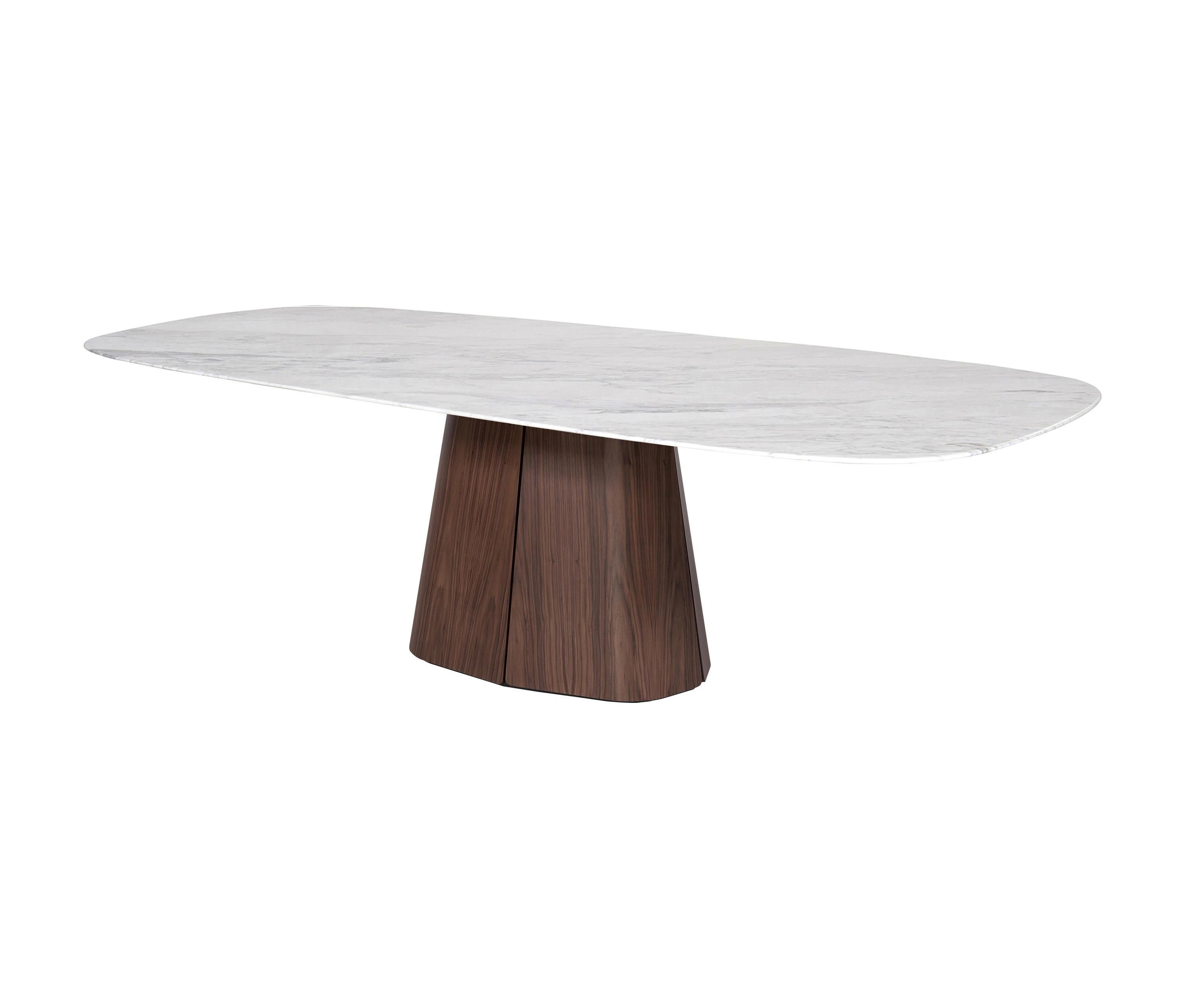 XXIe siècle et contemporain Table de salle à manger ovale avec base laquée sculpturale en vente