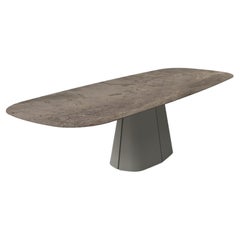 Tavolo da pranzo ovale in ceramica con base laccata scultorea