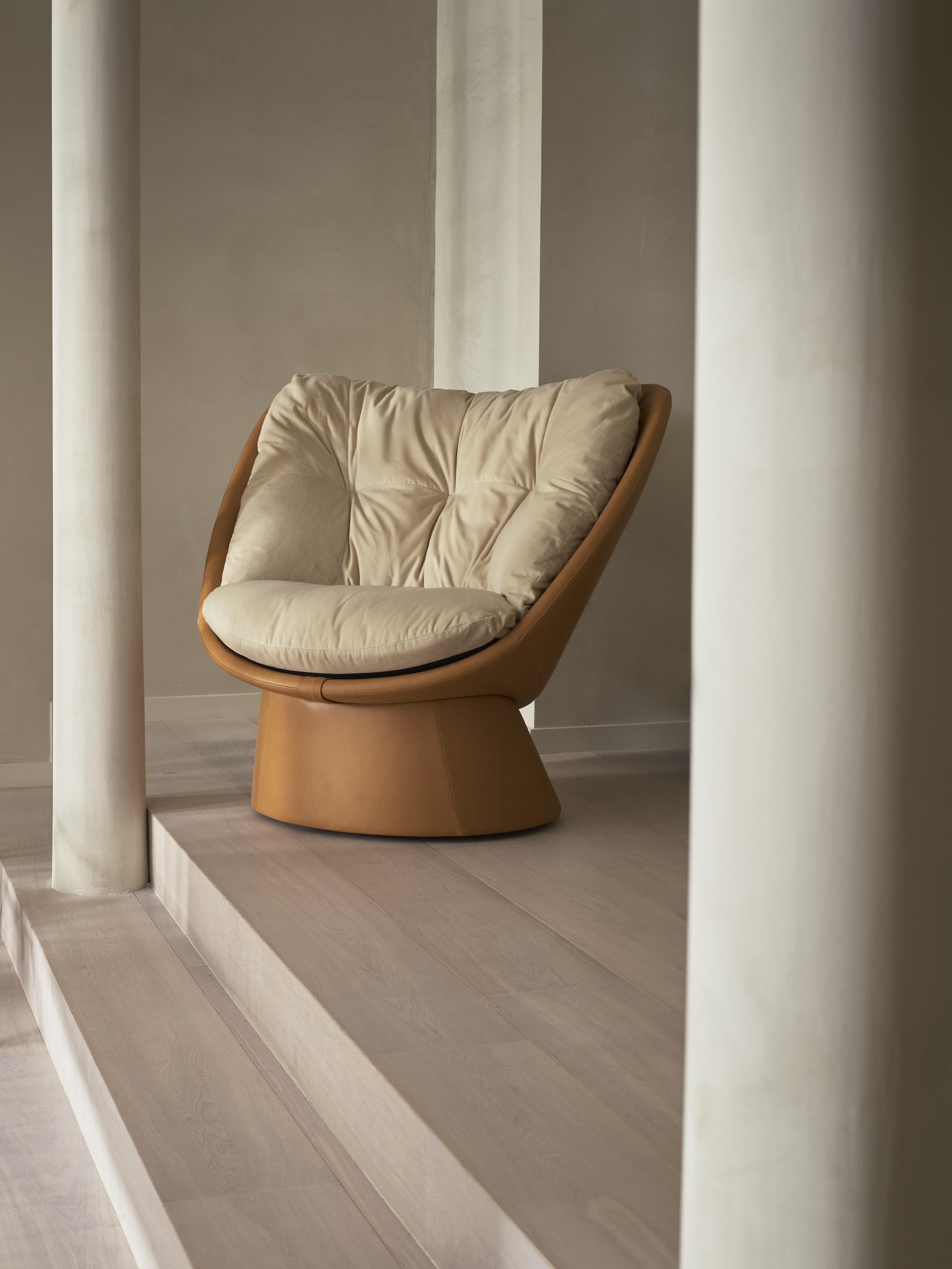 Contemporary Customizable Montis Fabin Lounge Chair & Ottoman by OLIVER SCHICK For Sale