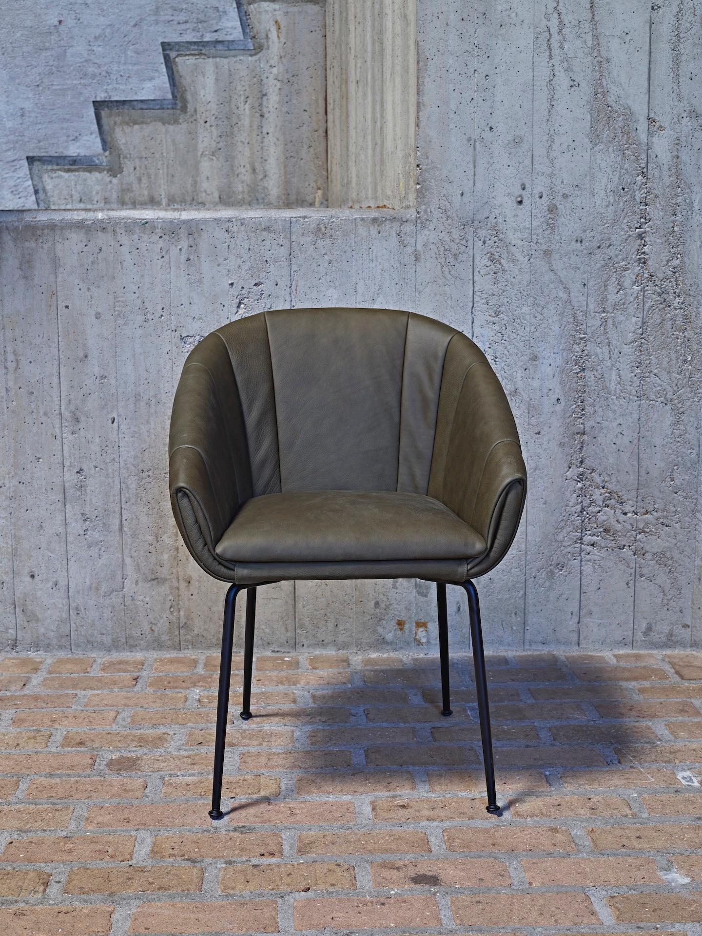 Sillón Montis Luna personalizable by FORMSTELLE Siglo XXI y contemporáneo en venta