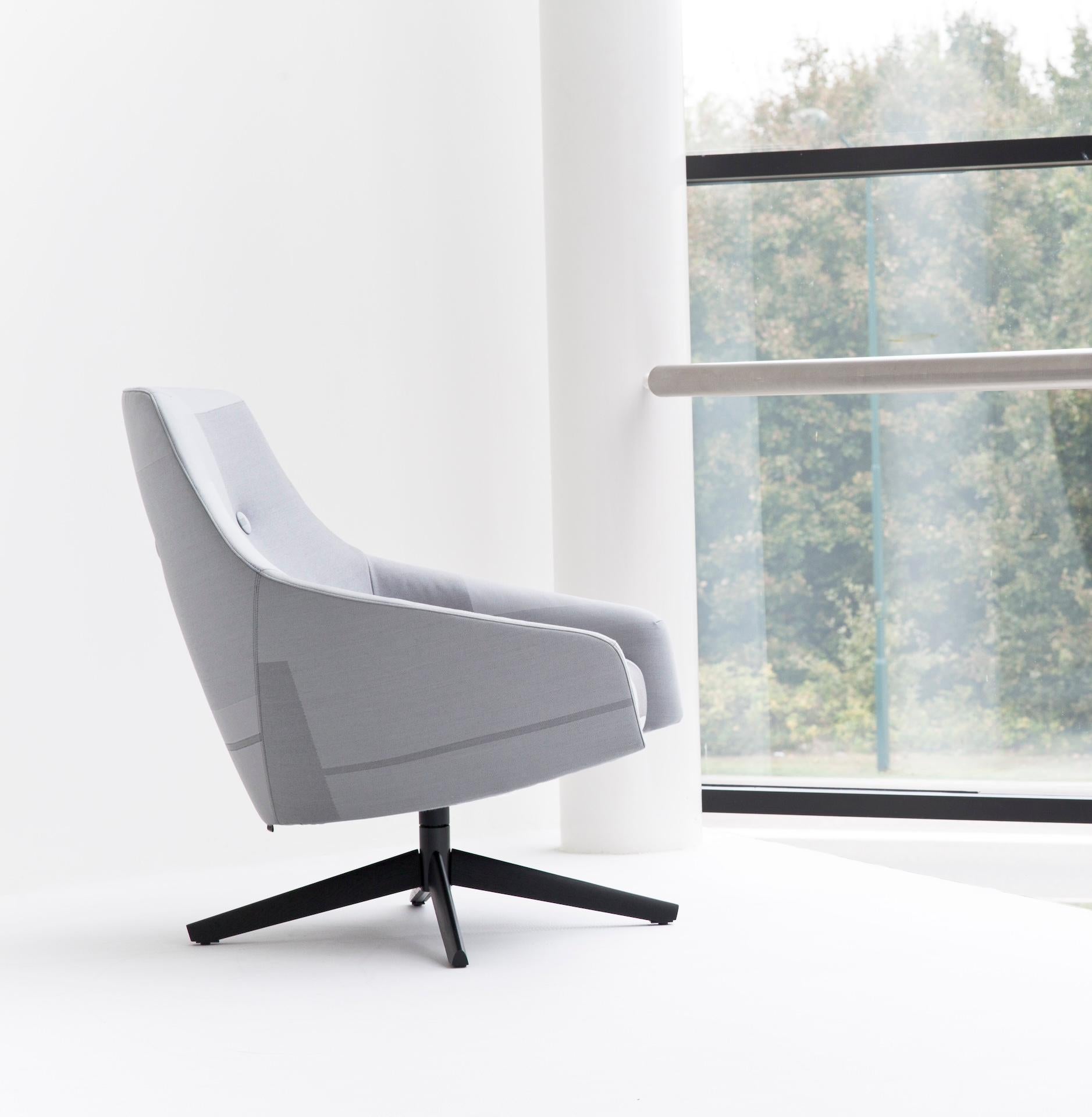 Silla baja giratoria Montis Puk personalizable by SIMON PENGELLY en venta 7
