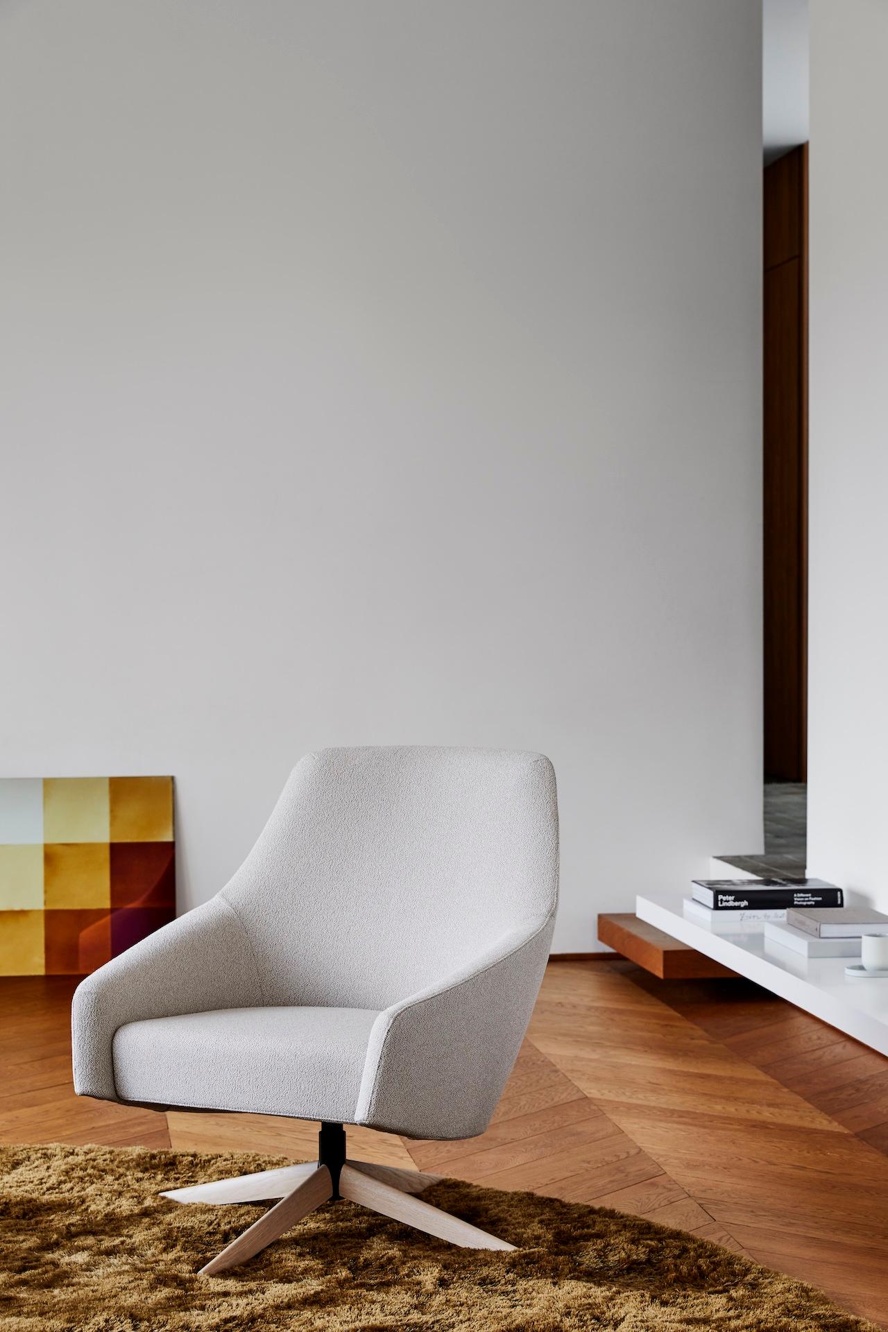 Silla baja giratoria Montis Puk personalizable by SIMON PENGELLY en venta 10