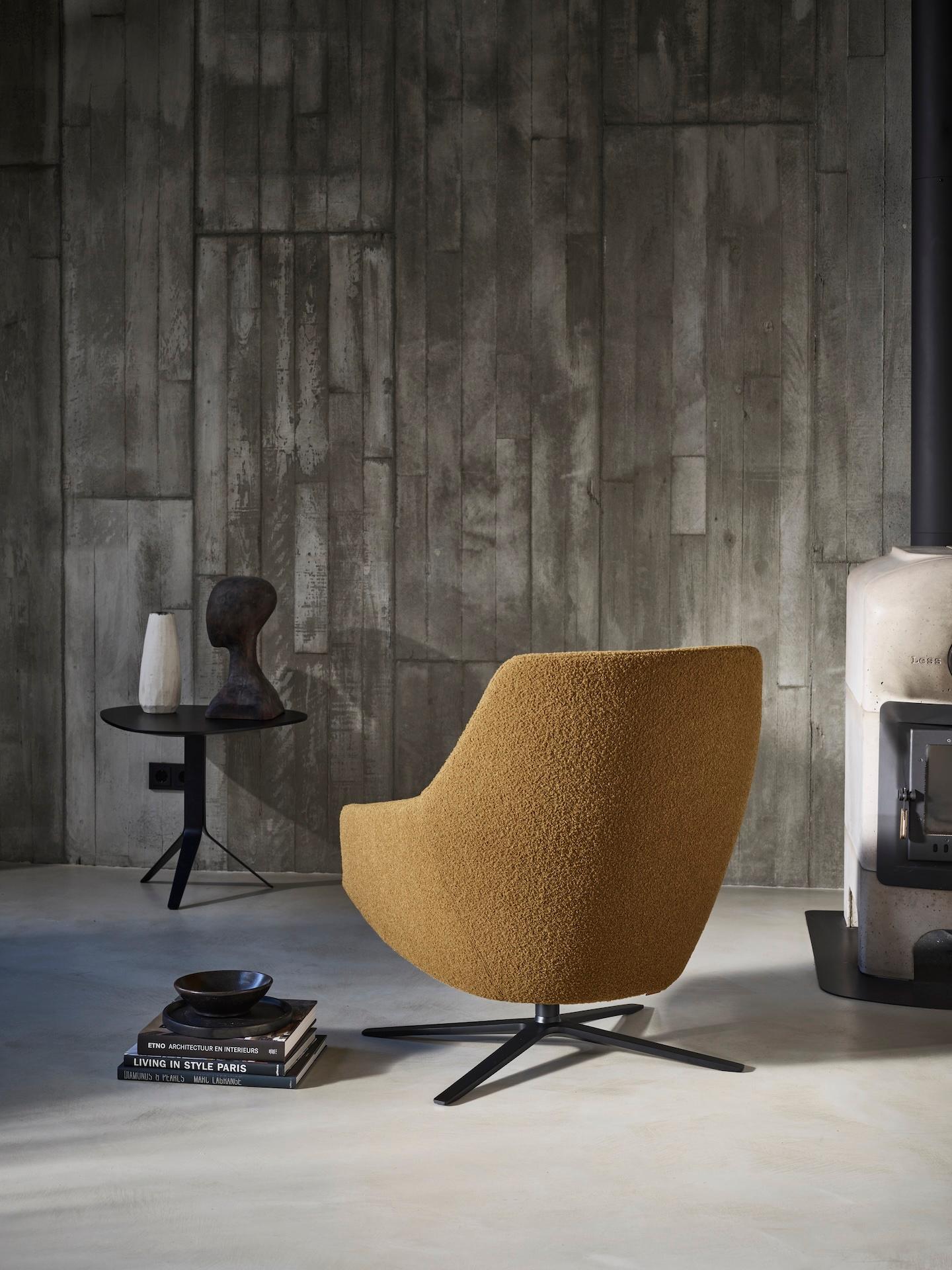 Silla baja giratoria Montis Puk personalizable by SIMON PENGELLY en Nuevo estado para la venta en New York, NY