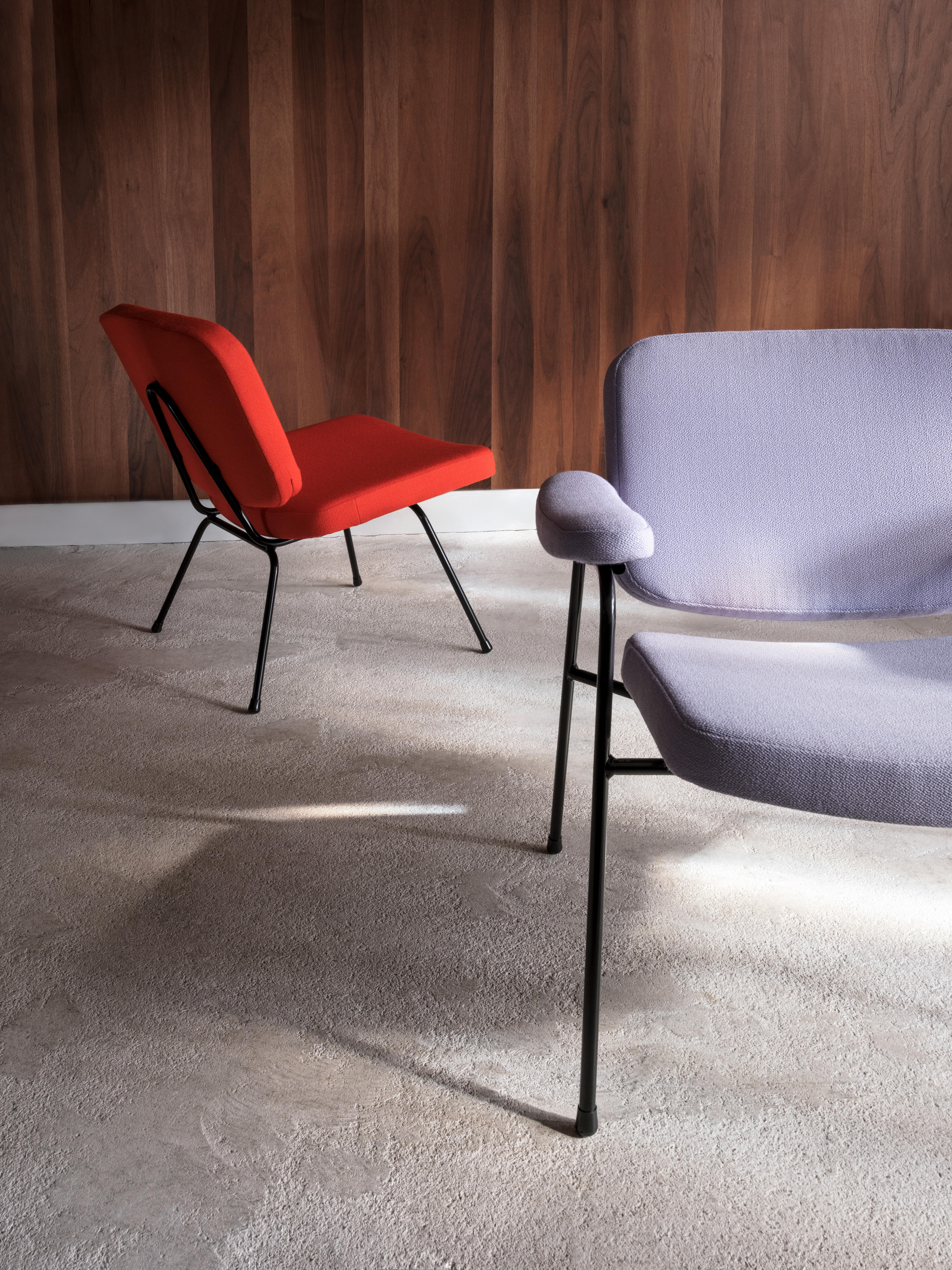Product details

Introducing Pierre Paulin’s 1958 Mid-Century Modern design classic CM190. 

Elegantly minimalist armchair combined with modern comfort. 

Available in two versions: Moulin Lounge and Moulin Lounge with armrests. 

Upholstery