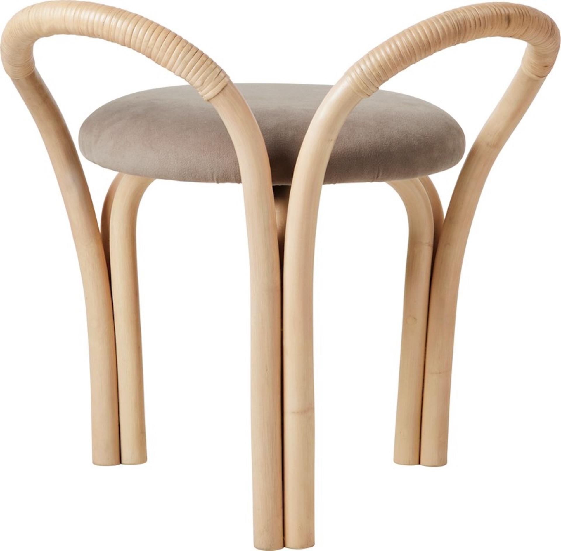 Designed for GUBI by Michele De Lucchi’s architecture practice, AMDL CIRCLE, Bistra is a
sculptural furniture collection that distills the classic bistro chair to its essential form, finding
elegance and timelessness in its core structural elements.