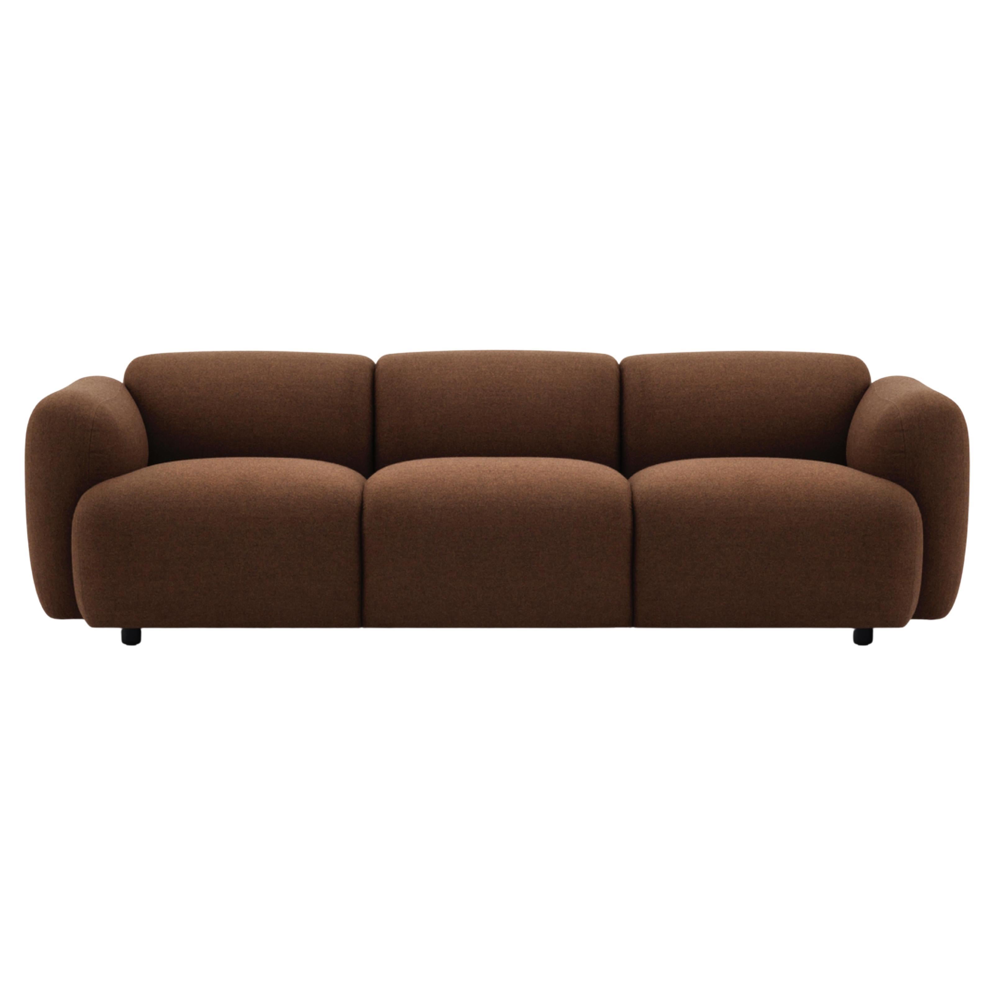 
Swell est une collection minimaliste de meubles pour le salon, avec un côté ludique et léger. Les silhouettes douces et incurvées donnent aux meubles un aspect accueillant et assurent un confort d'assise fantastique. 
Le nom Swell est une référence