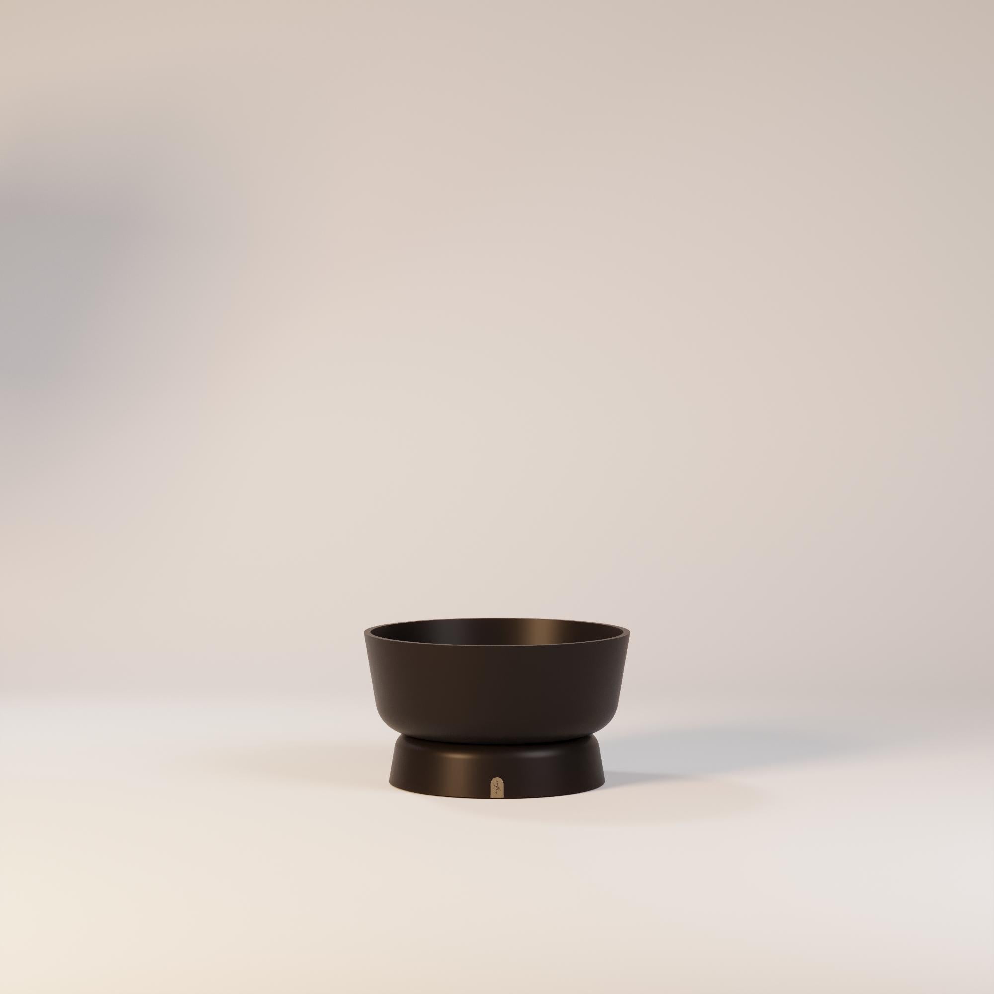 Fioriera Eden 

Questa splendida fioriera è perfetta per esporre le tue piante preferite e aggiungerà un tocco di eleganza a qualsiasi spazio.
La fioriera Eden è stata progettata per essere resistente ed elegante. La fioriera ha un design elegante e