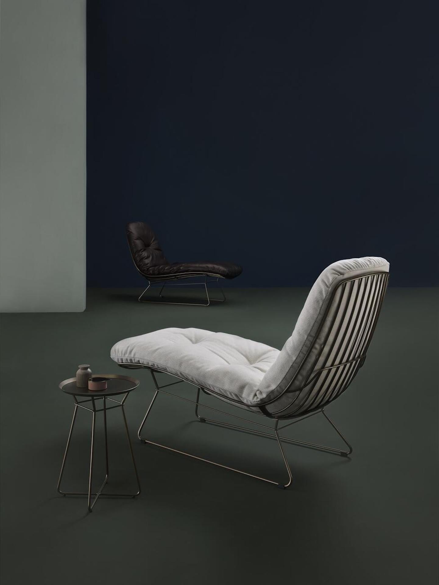 Contemporary Customizable Outdoor Freifrau Leyasol Sun Lounger by Hoffmann Kahleyss Design For Sale