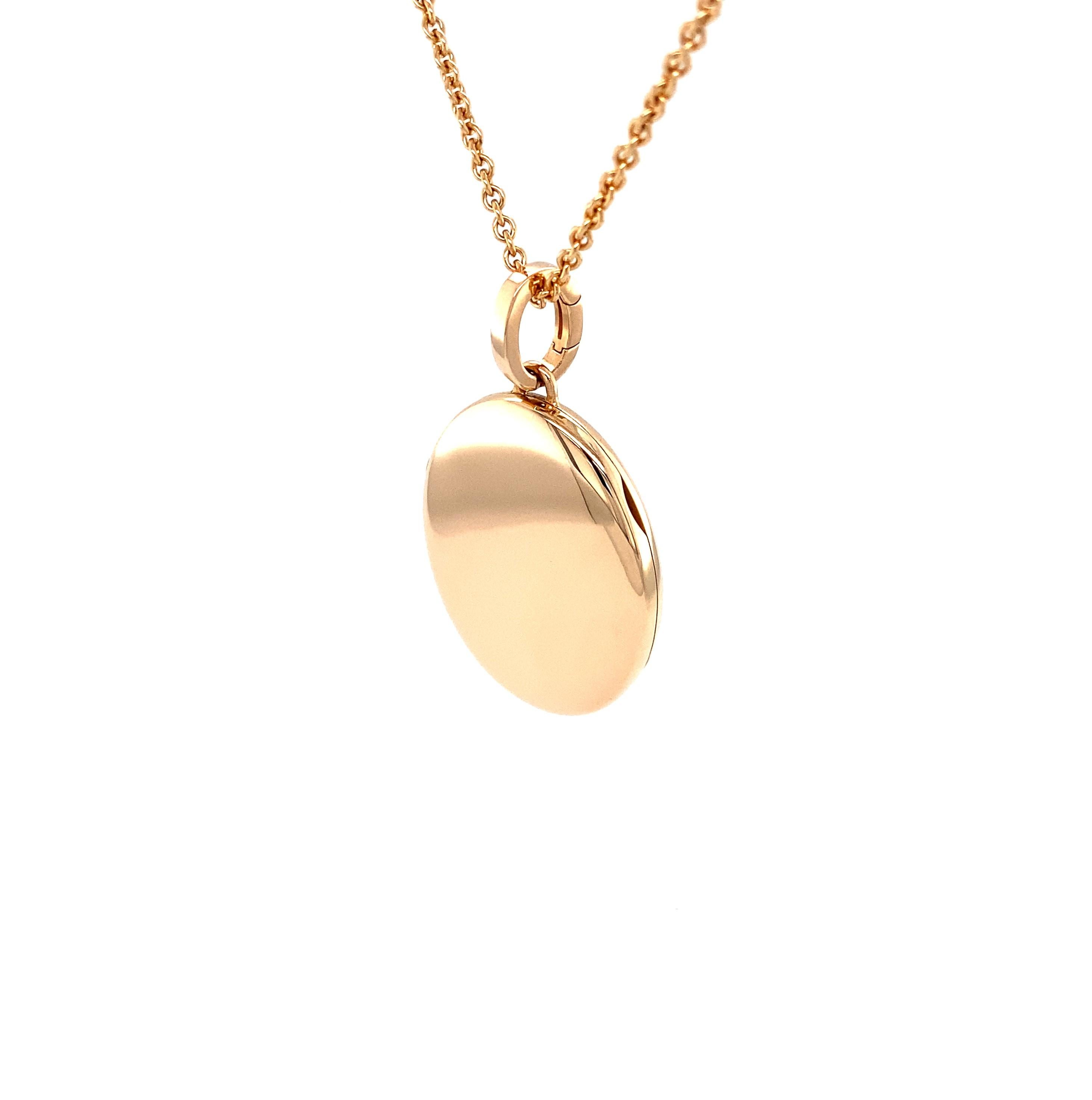 Contemporary Customizable Oval Polished Locket Pendant Necklace  - 18k Rose Gold 23.0*32.0 mm For Sale