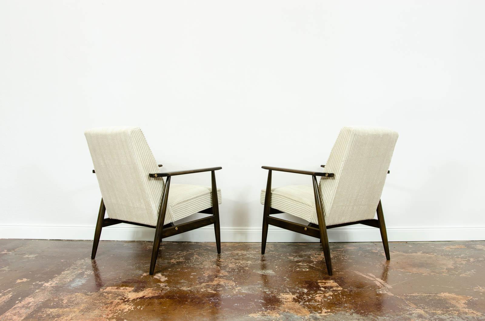 Pair Of Mid Century Armchairs Type 300-190 by H.Lis, 1960's In Good Condition For Sale In Wroclaw, PL
