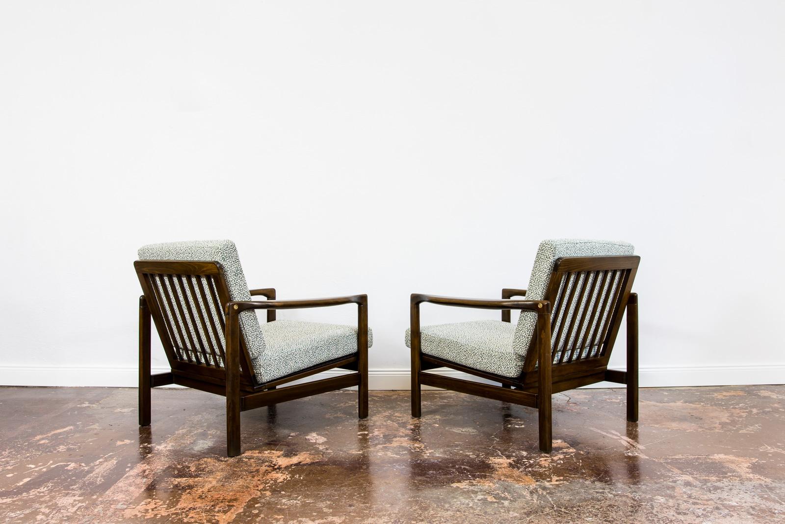 Customizable Pair Of Mid Century Armchairs B7522 by Zenon Bączyk, 1960's In Good Condition For Sale In Wroclaw, PL