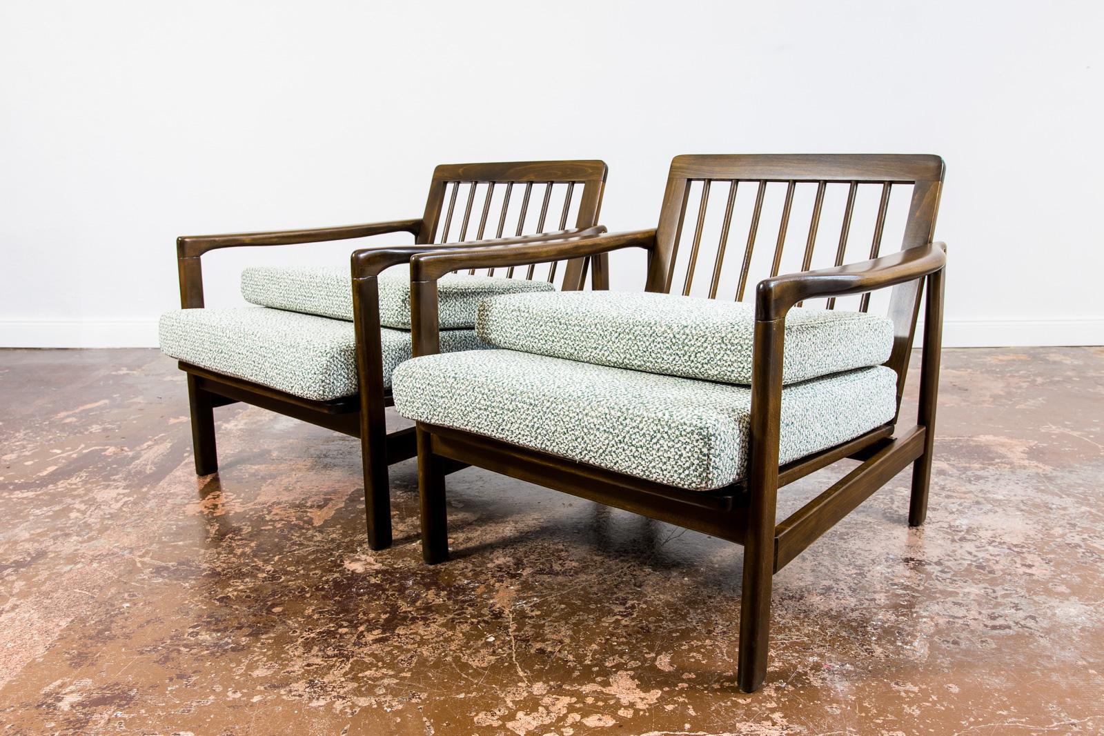 Customizable Pair Of Mid Century Armchairs B7522 by Zenon Bączyk, 1960's For Sale 2