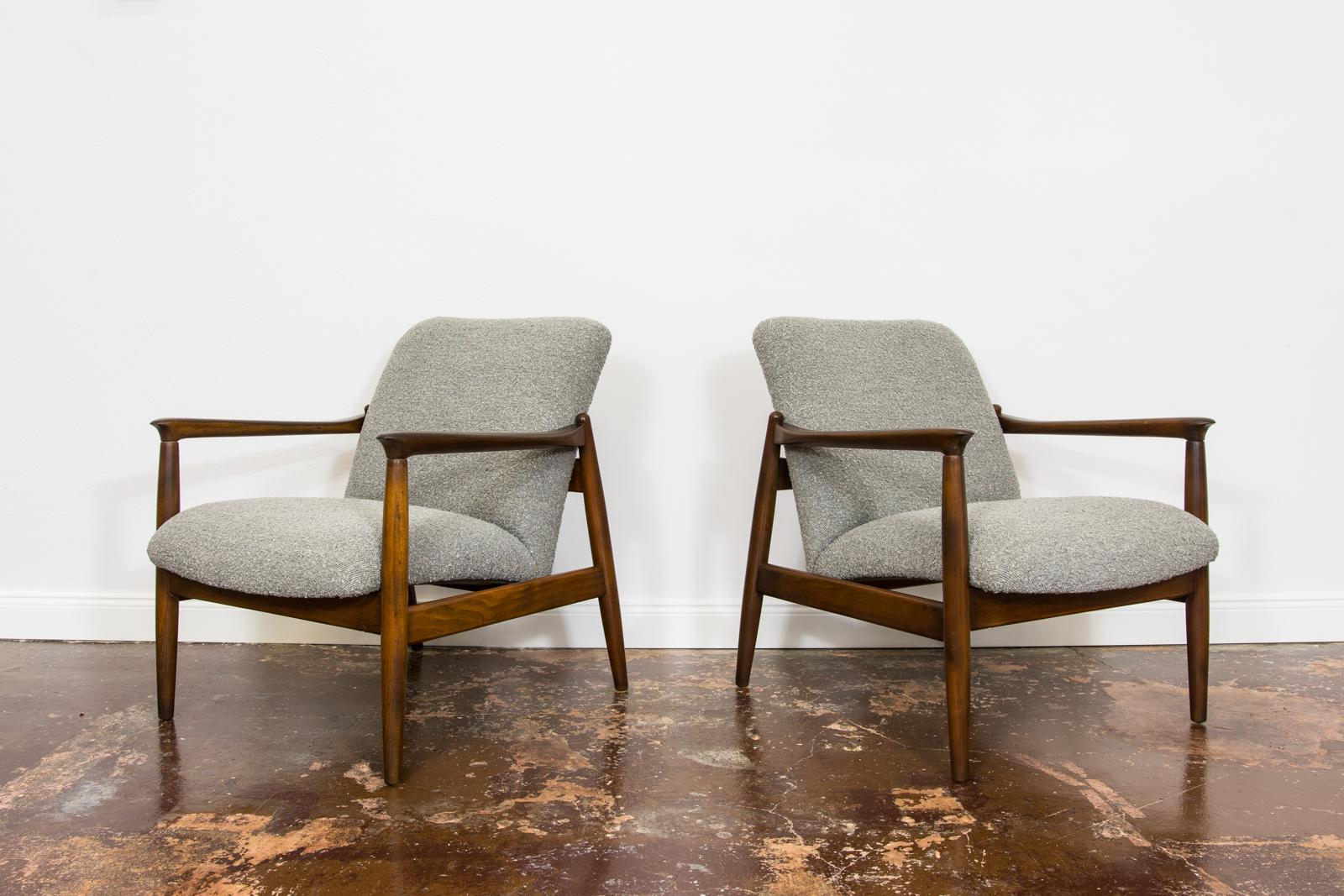 Customizable Pair Of Mid Century GFM64 Armchairs By Edmund Homa, 1960's For Sale 1