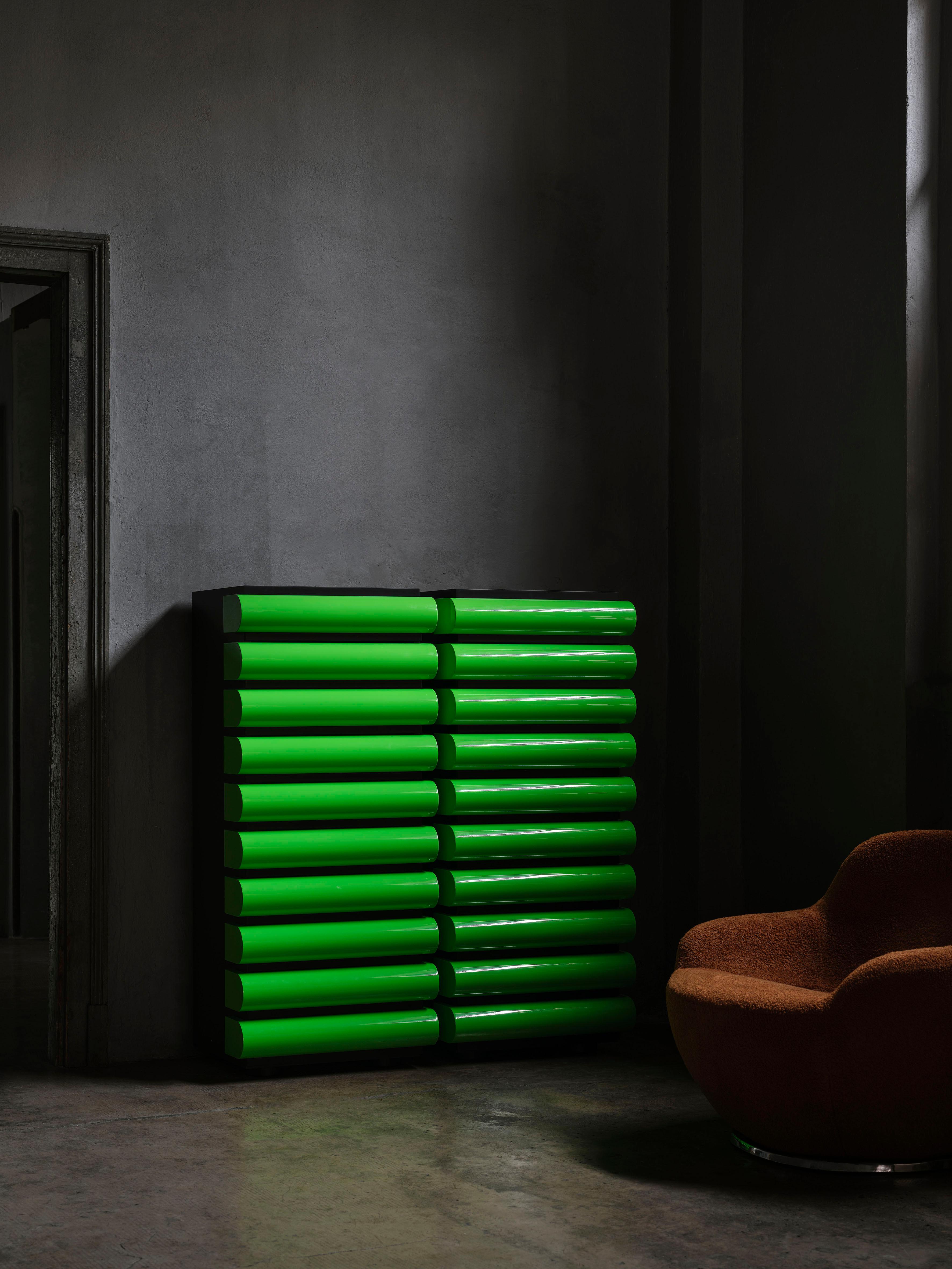 Sillón giratorio Acerbis Palla personalizable de Claudio Salocchi en Nuevo estado para la venta en New York, NY
