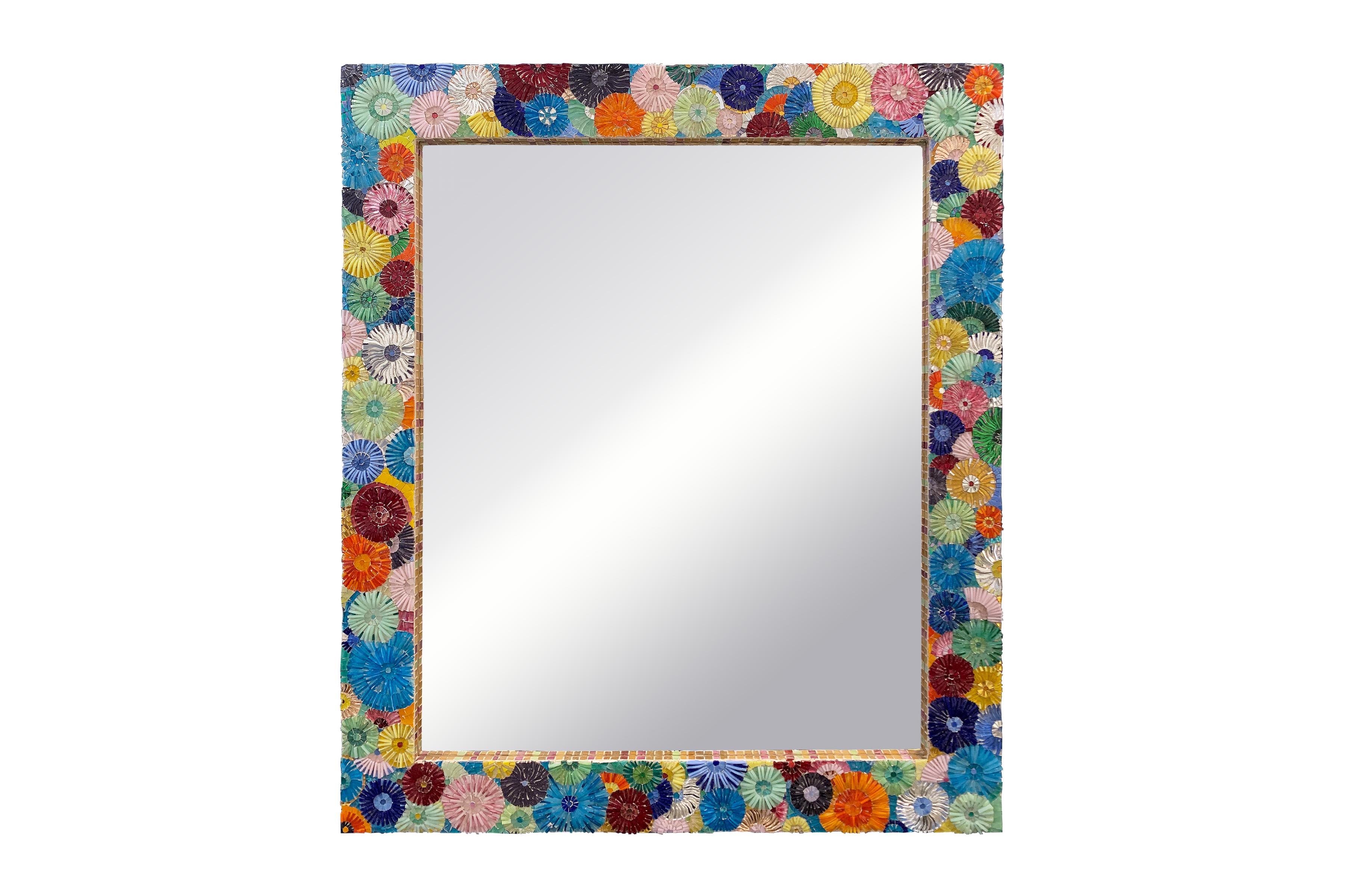 Mosaïque Miroir ovale moderne en mosaïque de fleurs en verre pastel par Ercole Home en vente