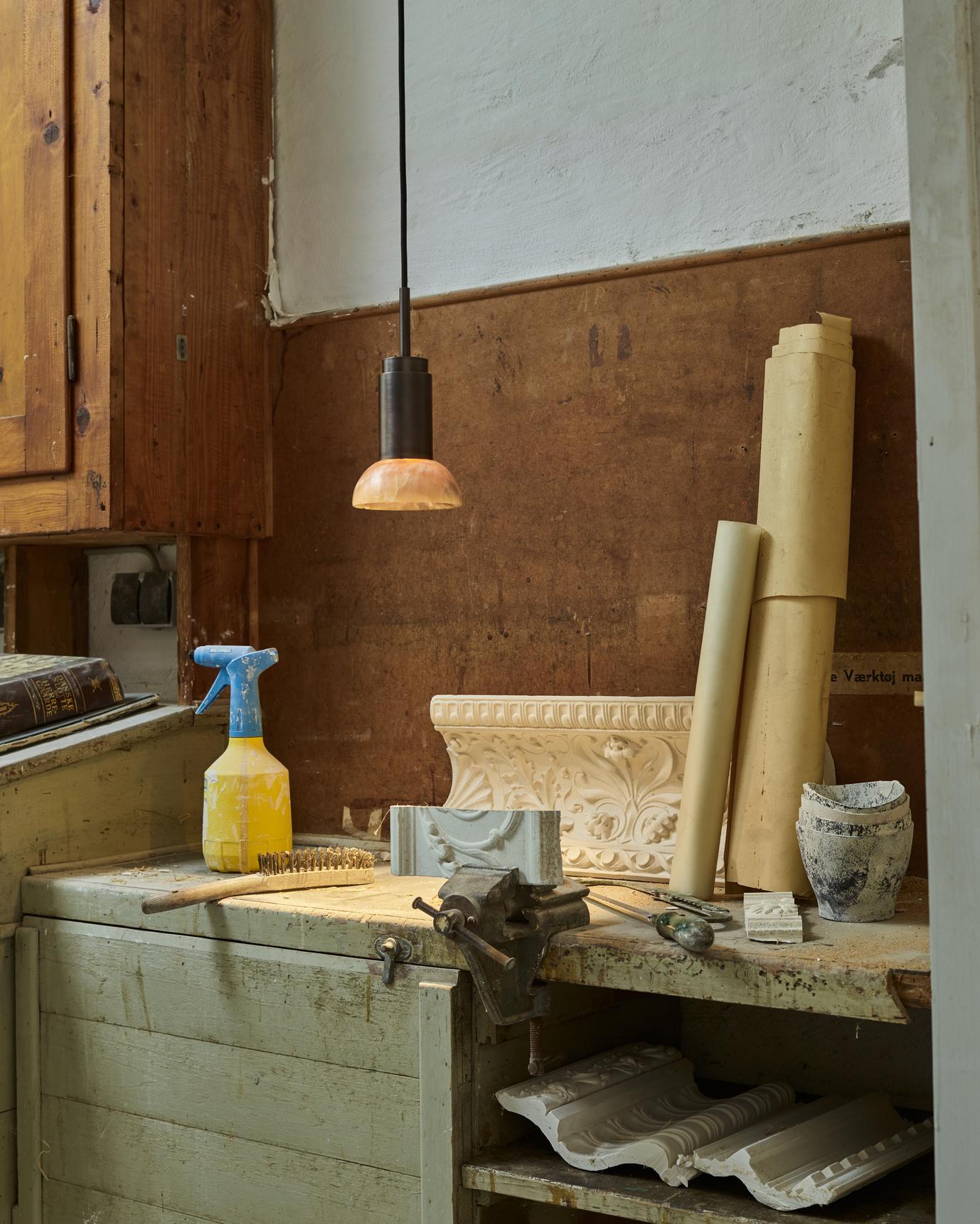 Lampada a sospensione personalizzabile 'Donya Spot' di Anour, Ambra solare, Ottone lucido in vendita 7