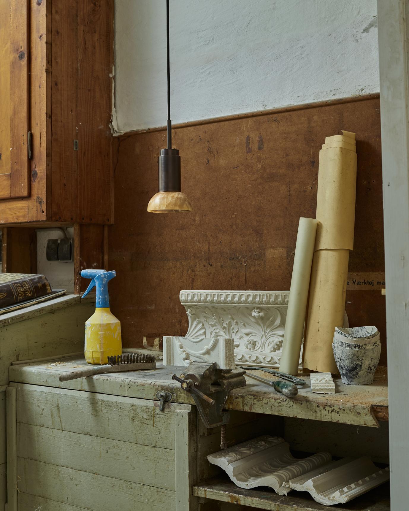 Lampada a sospensione personalizzabile 'Donya Spot' di Anour, Ambra solare, Ottone lucido in vendita 8