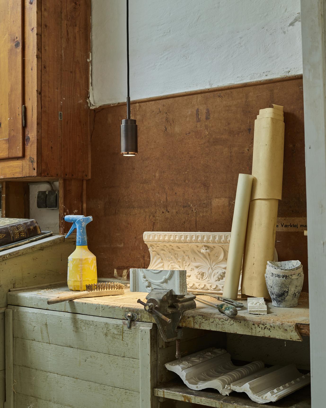 Lampada a sospensione personalizzabile 'Donya Spot' di Anour, cilindro bianco, ottone lucido in vendita 10