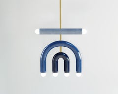 Lampada a sospensione personalizzabile TRN D1, asta in ottone, azzurro, blu medio, blu navy