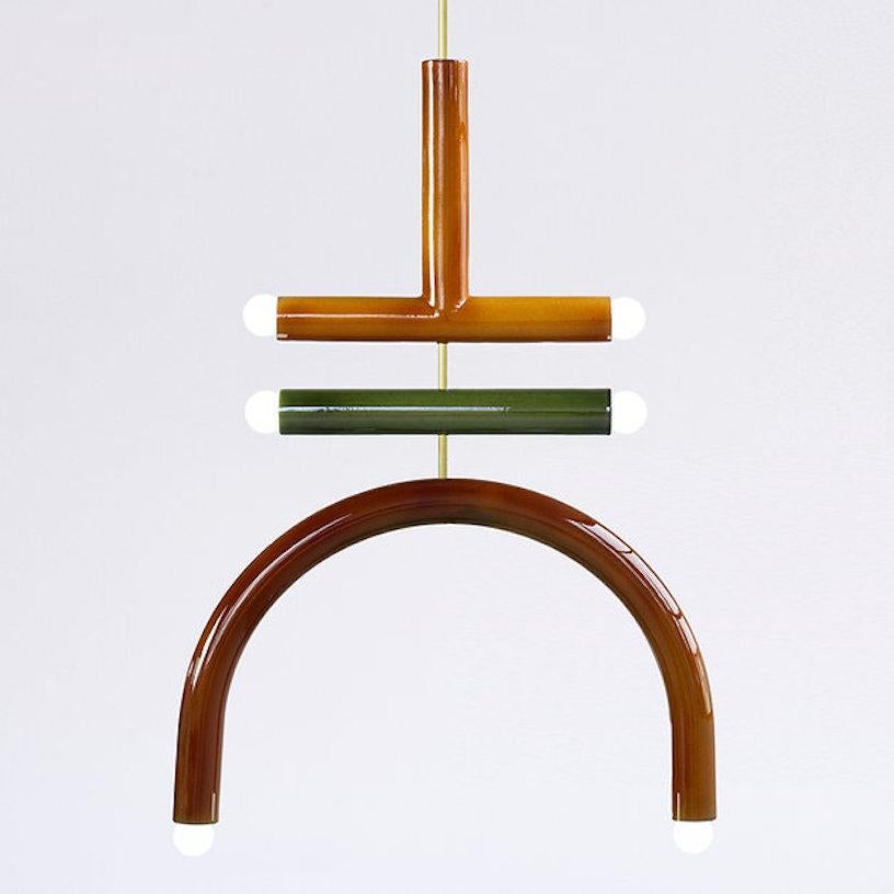 TRN F2  lampada / plafoniera / lampadario 
Designer: Pani Jurek

Dimensioni: H. 85 x 58 x 5 cm
Lampadina (non inclusa): E27/E26, compatibile con il sistema elettrico statunitense

Modello mostrato: Greene, verde e marrone

Lampadina (non inclusa):