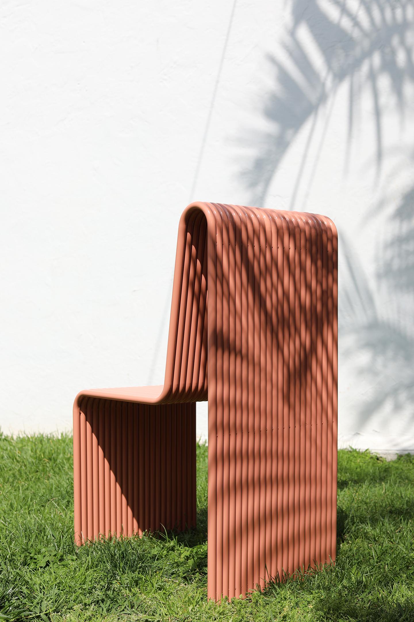 Powder-Coated Customizable Powdercoated Aluminum Indoor/Outdoor Ribbon Chair by Laun For Sale