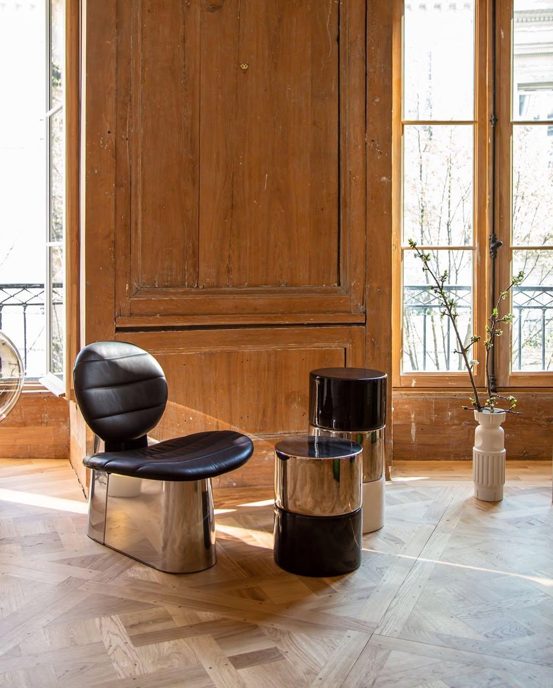 Colorful, shiny, round: imi is dedicated to the minimal artist with the same first name! The glazes, handpicked by imi’s designer Sebastian Herkner are fun to use and look at. Each of the handmade ceramic side tables is unique. In two sizes and many