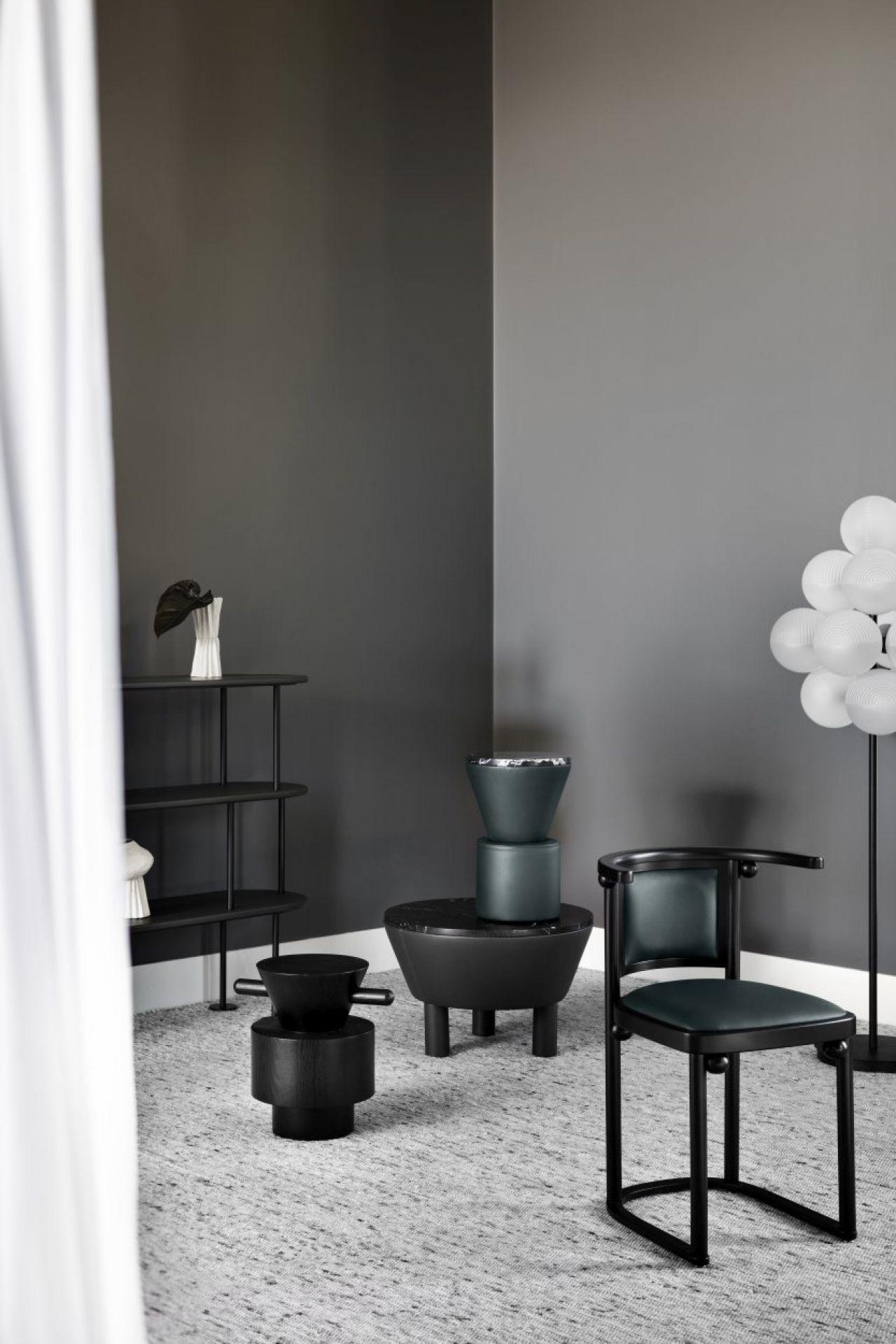 Sebastian Herkner’s Stellar Grape bundles numerous stellars to form a bunch in order to orchestrate lighting to a close encounter of real lighting innovation. The grape-like suspension light shines in colour variations of one’s own choice: