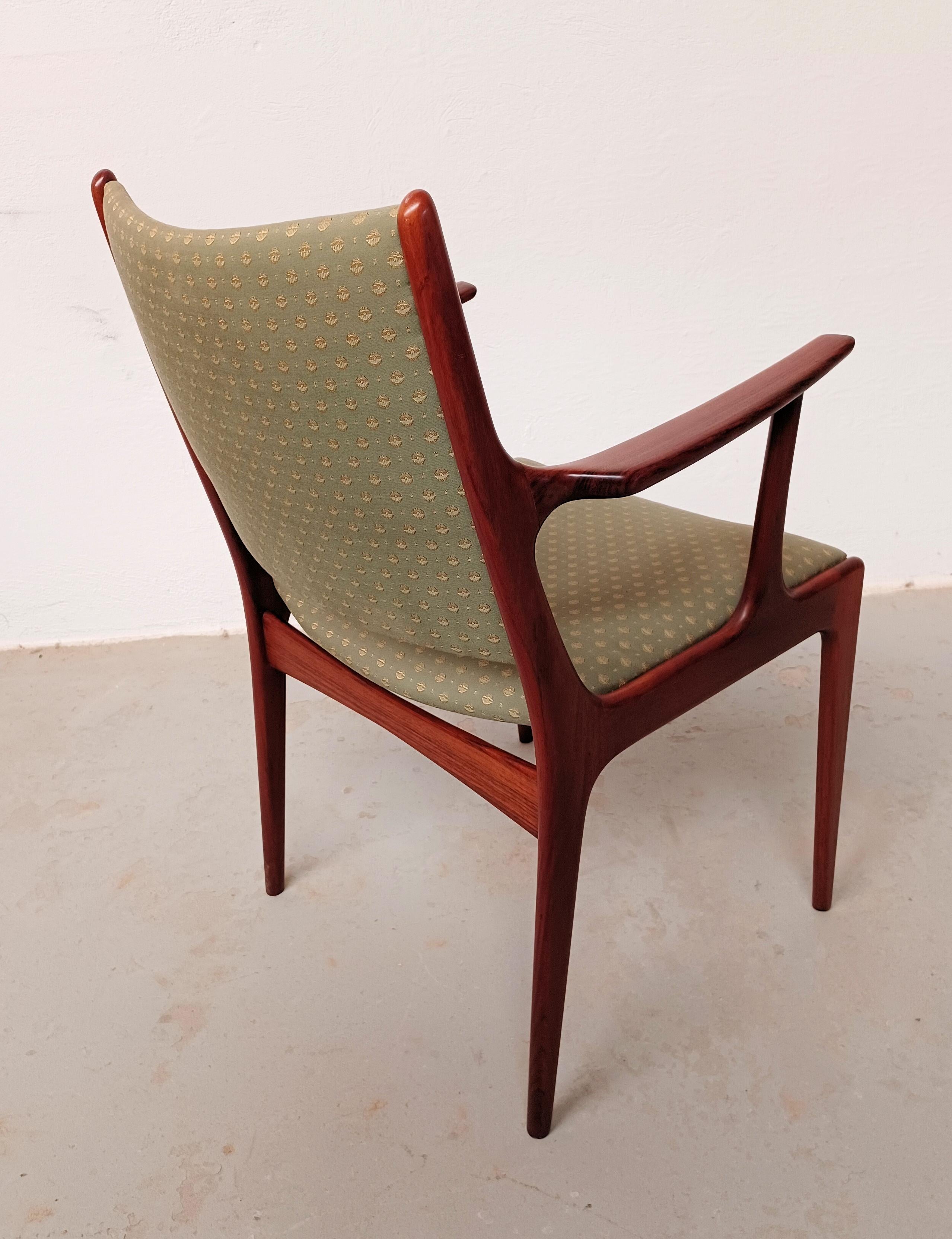 Johannes Andersen Rosewood Armhairs Exellent Condition Customizable Reupholstery For Sale 3