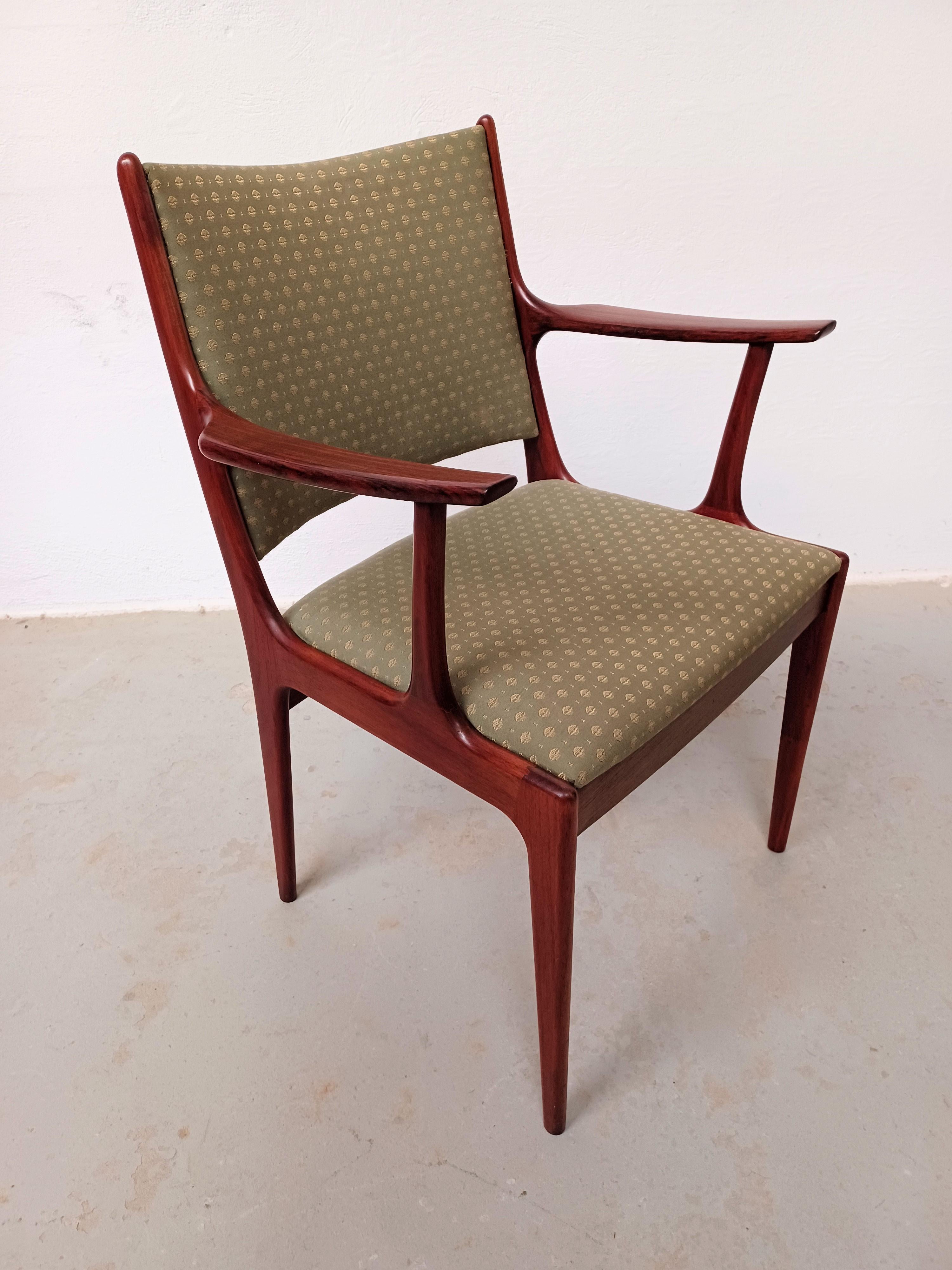 Johannes Andersen Rosewood Armhairs Exellent Condition Customizable Reupholstery For Sale 5