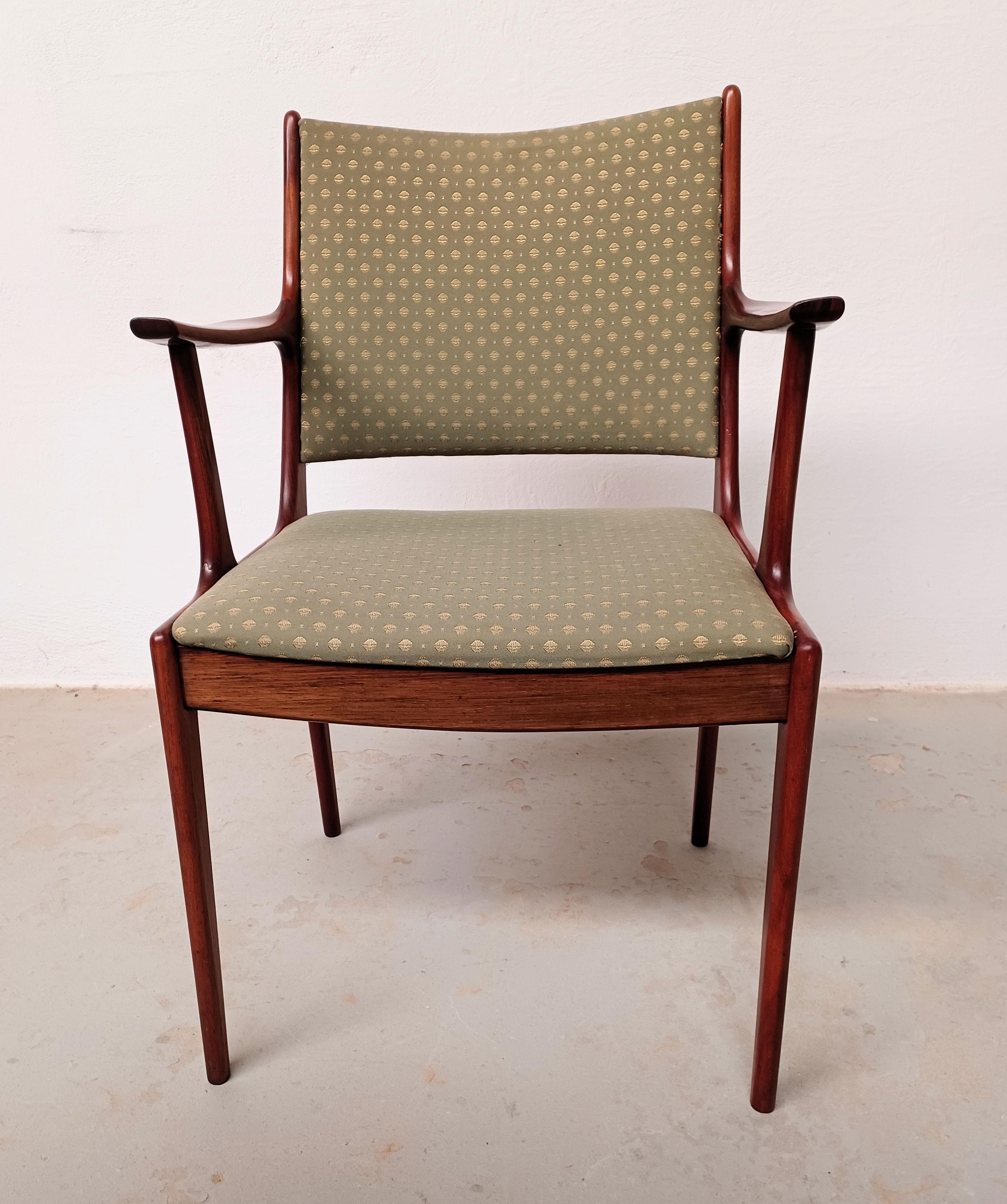 Danish Johannes Andersen Rosewood Armhairs Exellent Condition Customizable Reupholstery For Sale