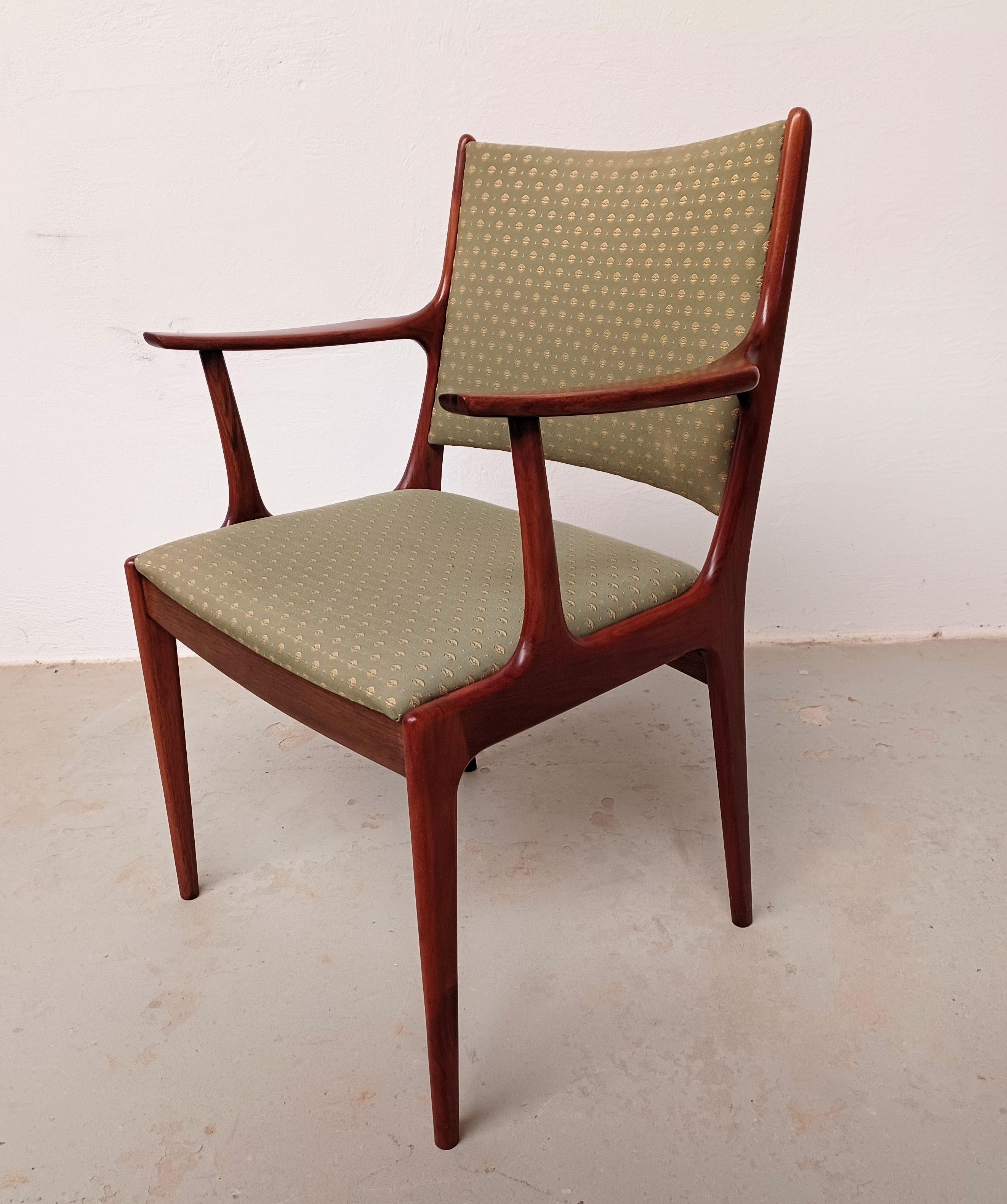 Johannes Andersen Rosewood Armhairs Exellent Condition Customizable Reupholstery In Excellent Condition For Sale In Knebel, DK