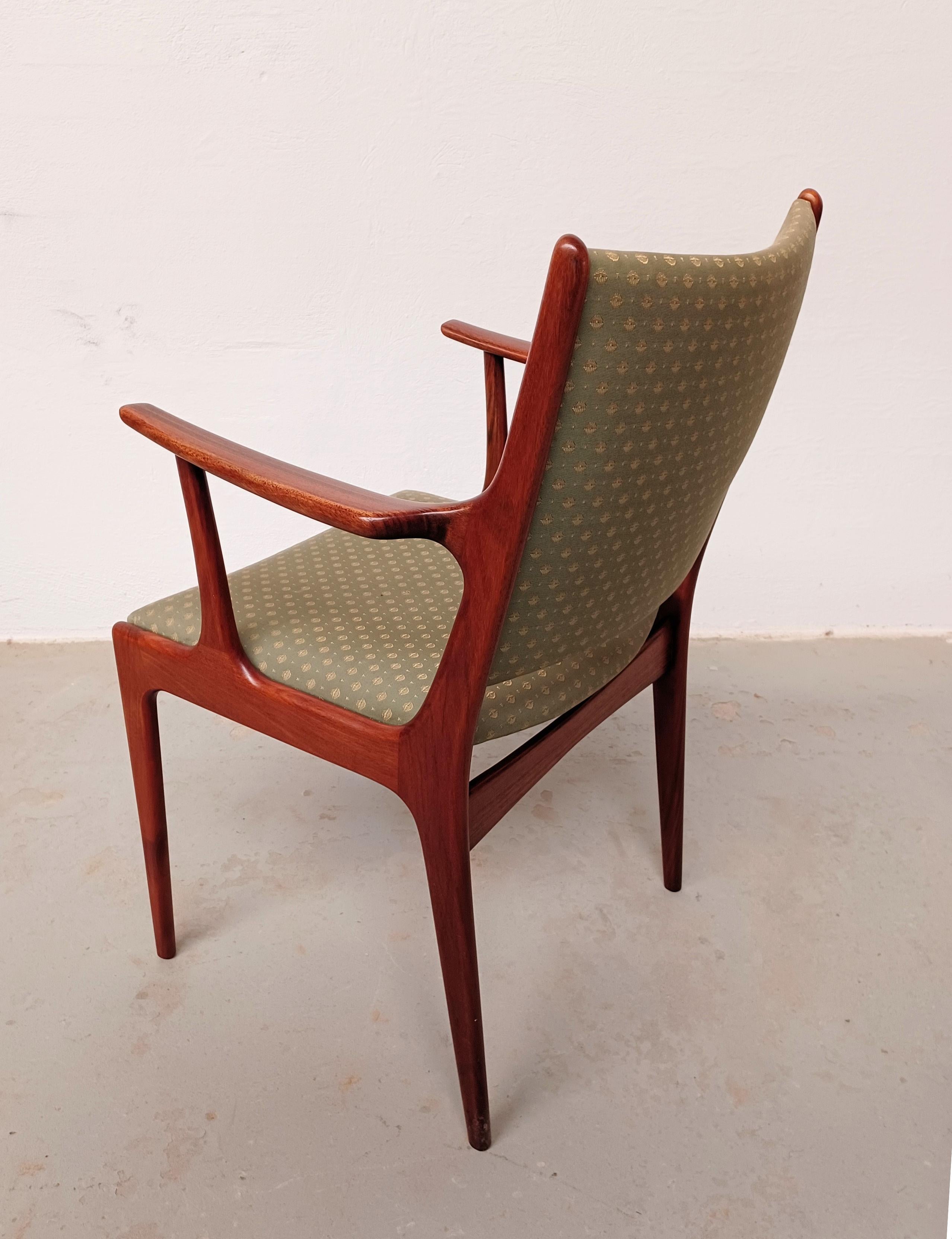 Johannes Andersen Rosewood Armhairs Exellent Condition Customizable Reupholstery For Sale 1