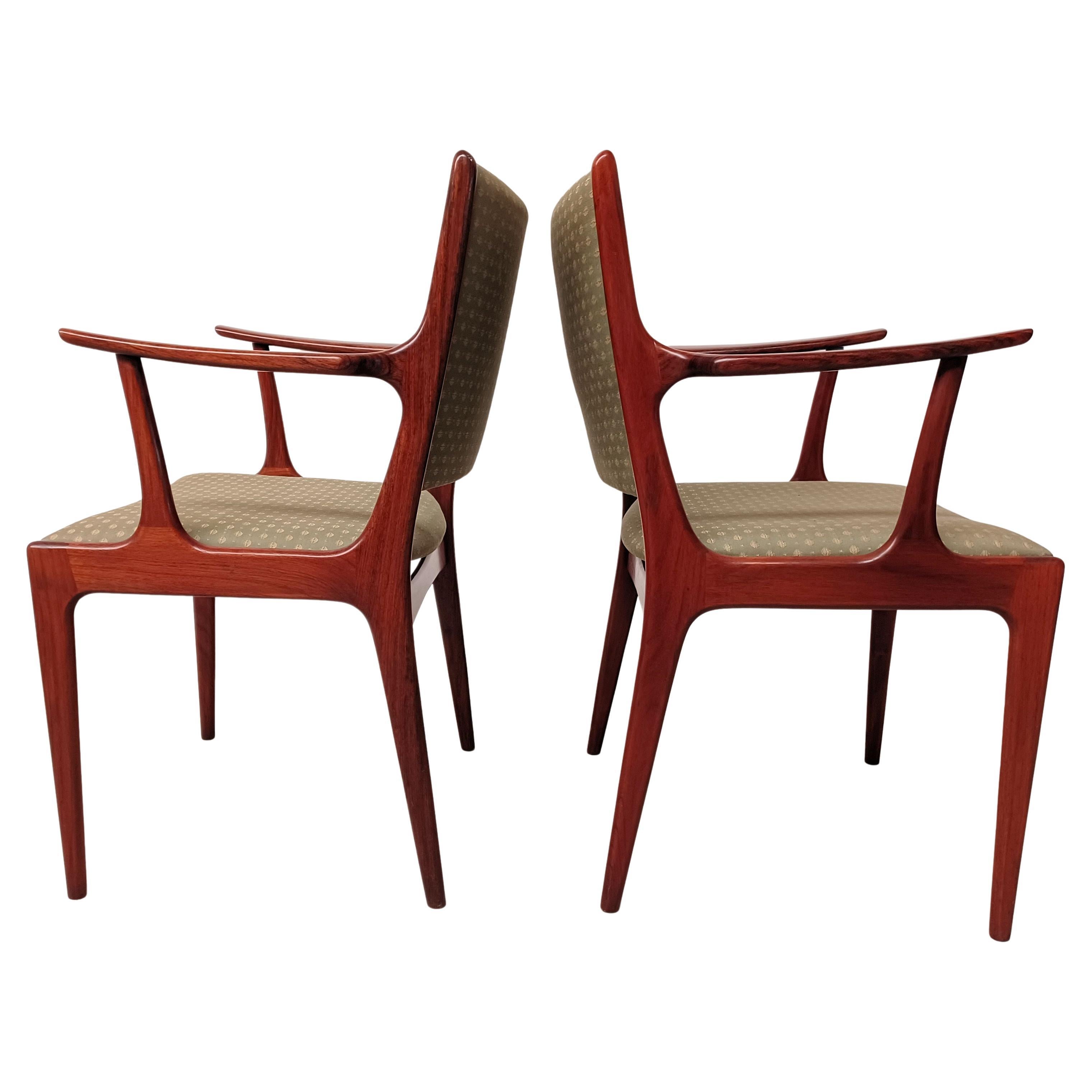Johannes Andersen Rosewood Armhairs Exellent Condition Customizable Reupholstery For Sale
