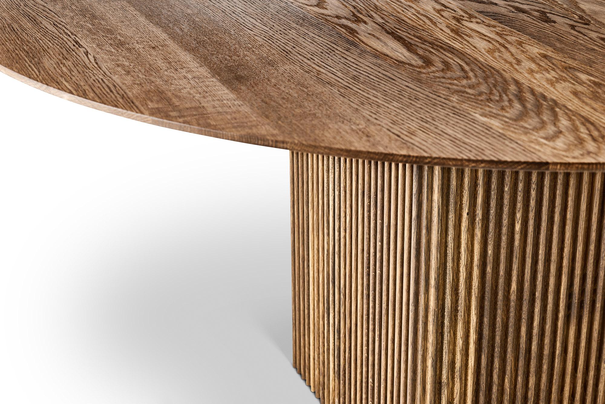 Table de salle à manger ronde personnalisable de dix, plus de tailles, plus de finitions en bois Neuf - En vente à Paris, FR