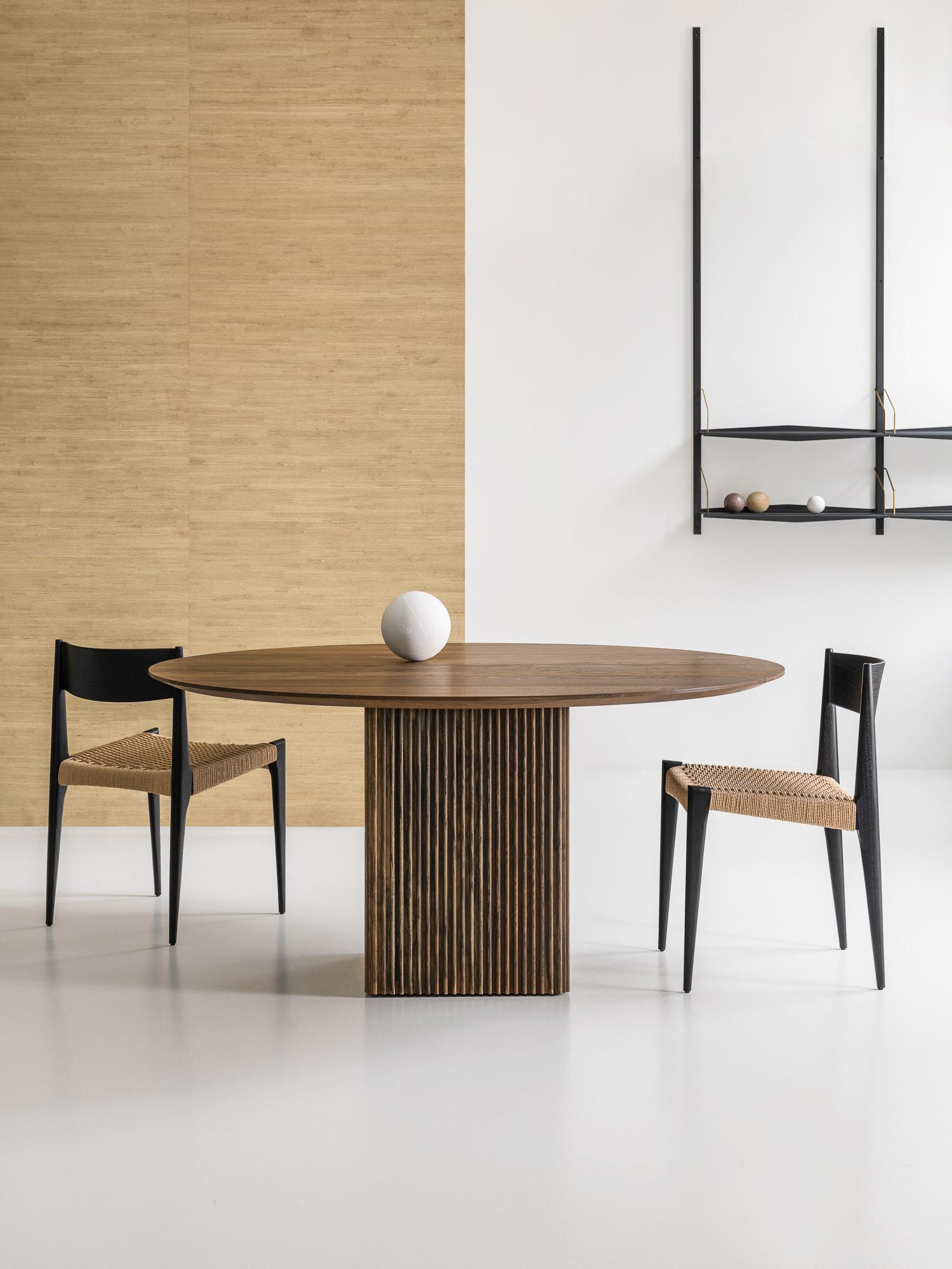 Customizable Round Dining Table TEN 130, More Wood Finishes In New Condition For Sale In Paris, FR