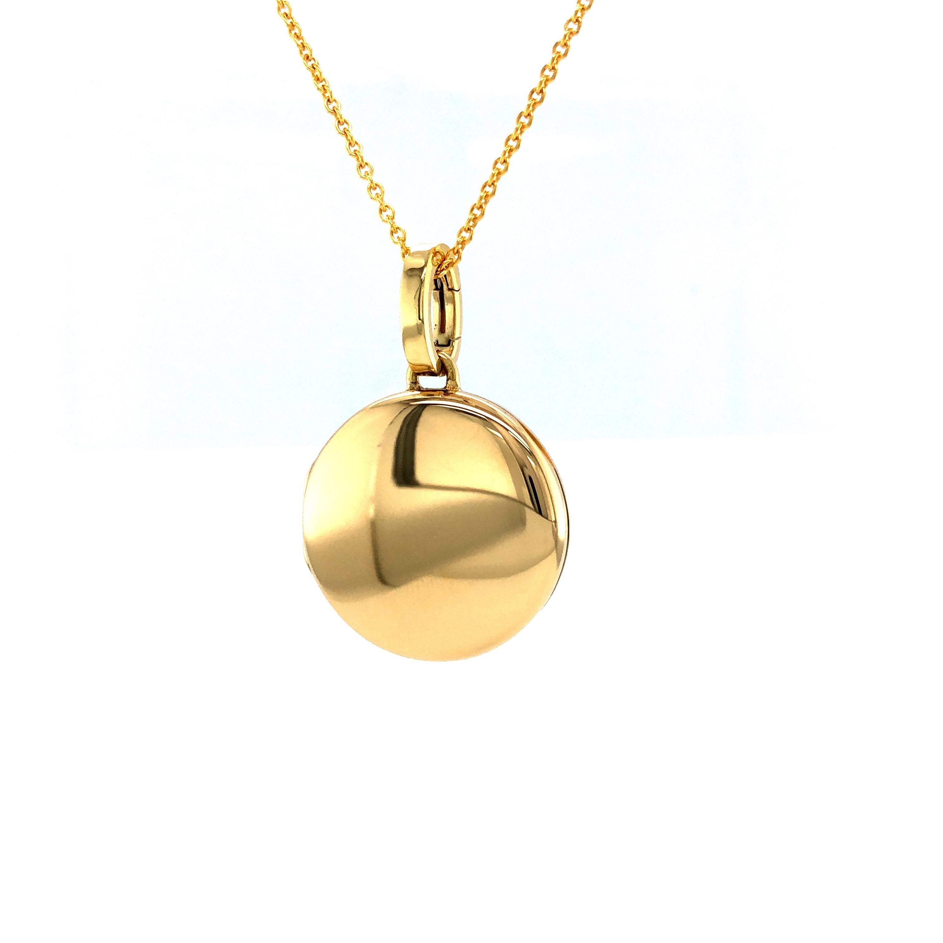 Victor Mayer customizable round polished pendant locket 18k rose gold, Hallmark Collection, Diameter app. 21 mm

About the creator Victor Mayer
Victor Mayer is internationally renowned for elegant timeless designs and unrivalled expertise in