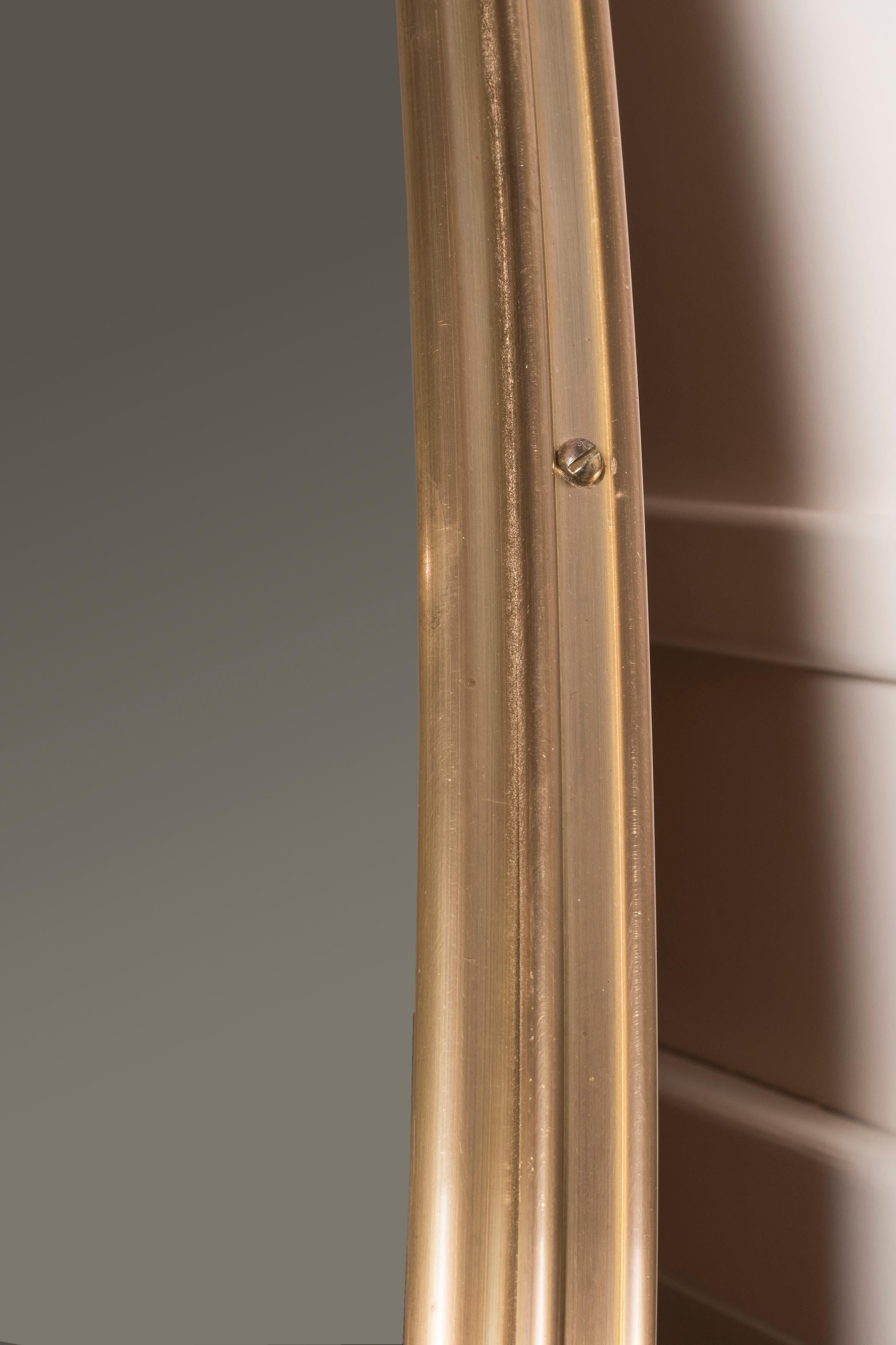 Anpassbarer gerundeter Messingrahmen The Window Pane Look Mirror im Art Deco Stil 100 cm (21. Jahrhundert und zeitgenössisch) im Angebot