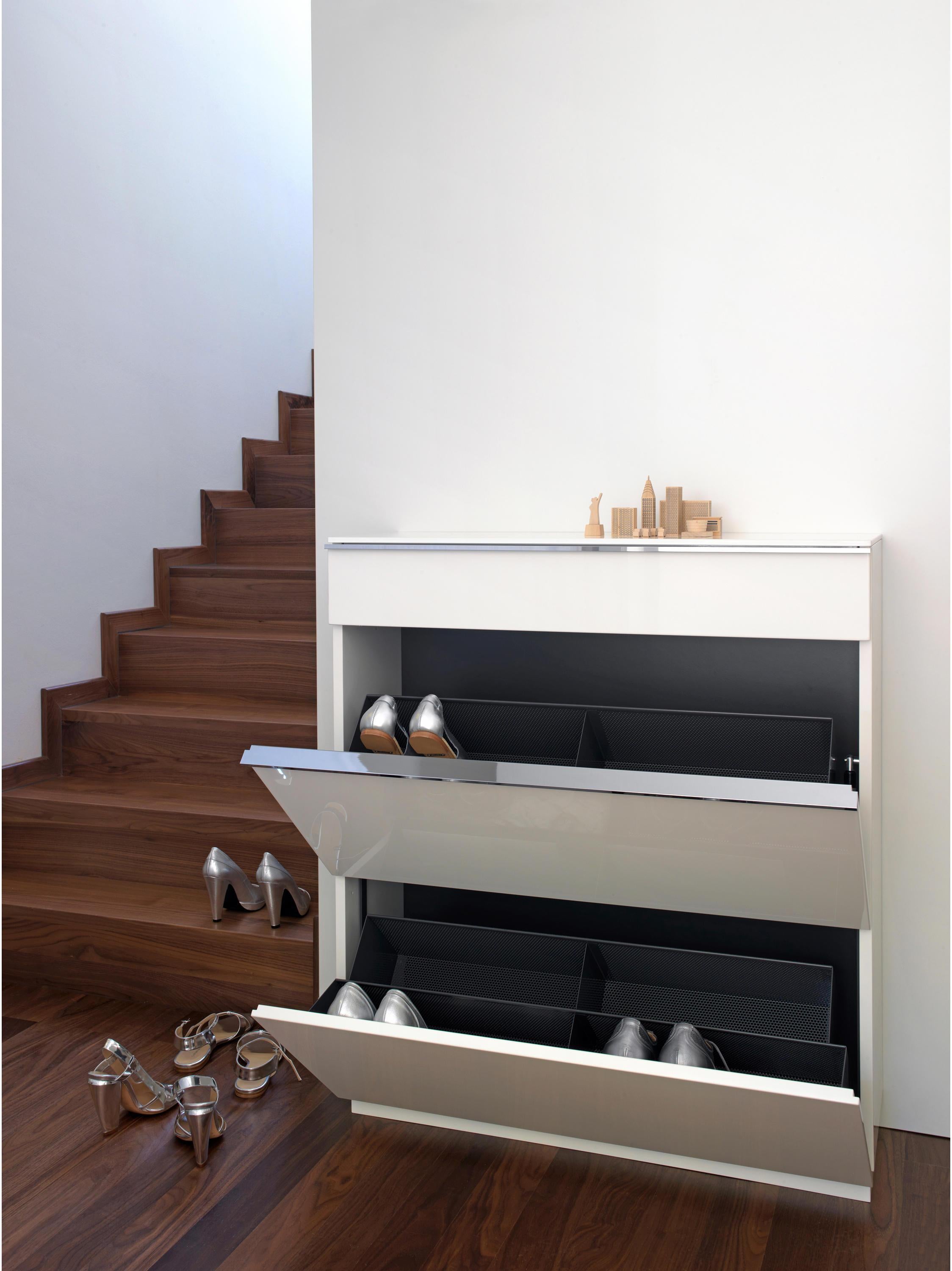 Schonbuch Basic Shoe Wood Cabinet personnalisable  par l'équipe de Schönbuch Neuf - En vente à New York, NY
